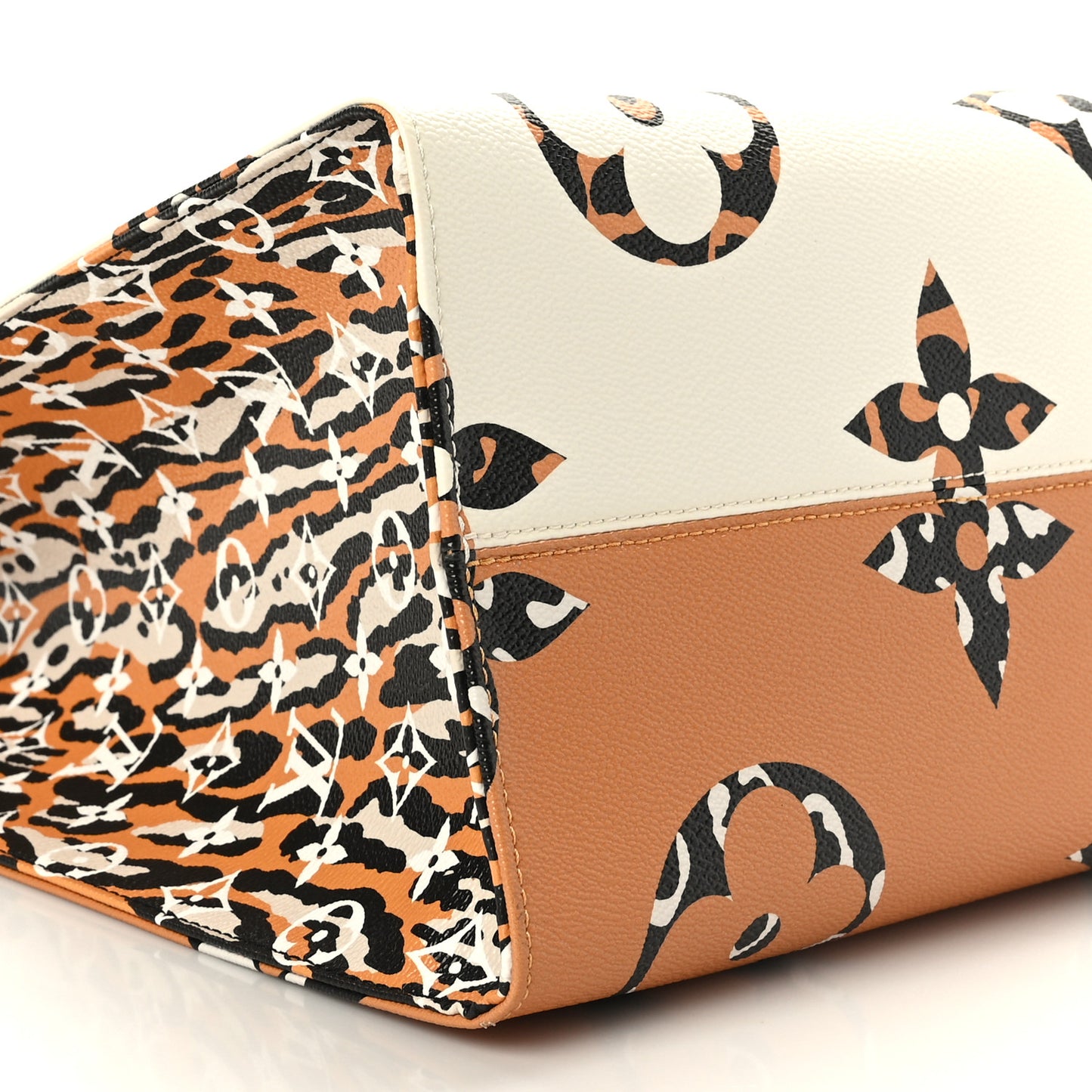 Monogram Giant Jungle Onthego GM Ivory