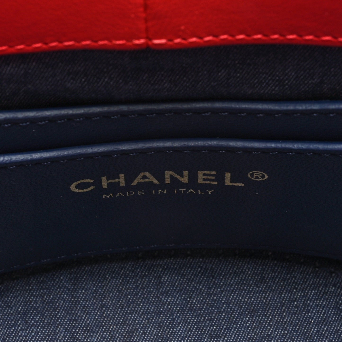 Lambskin Resin Elegant Chain Vanity Case Red