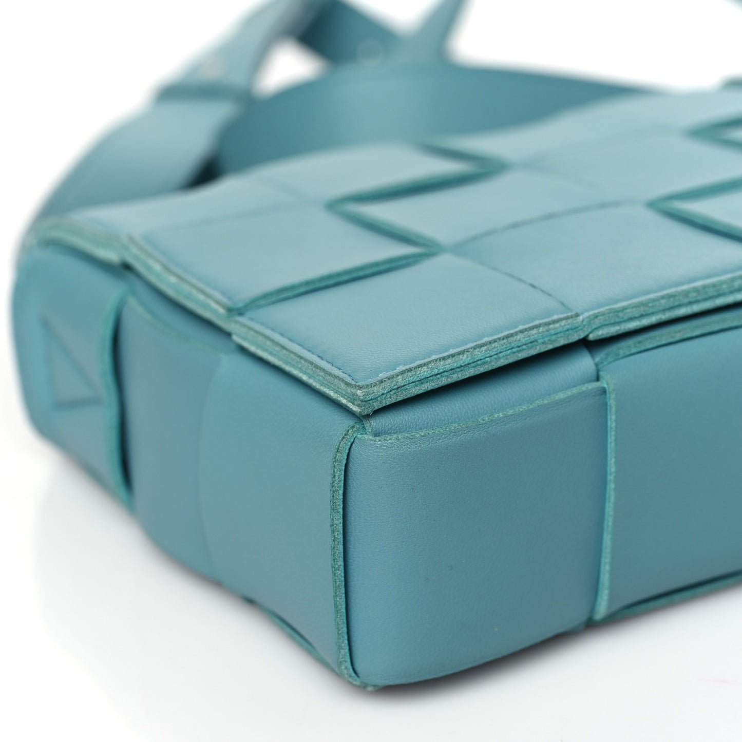 Lambskin Maxi Intrecciato Small Cassette Crossbody Bag Mermaid
