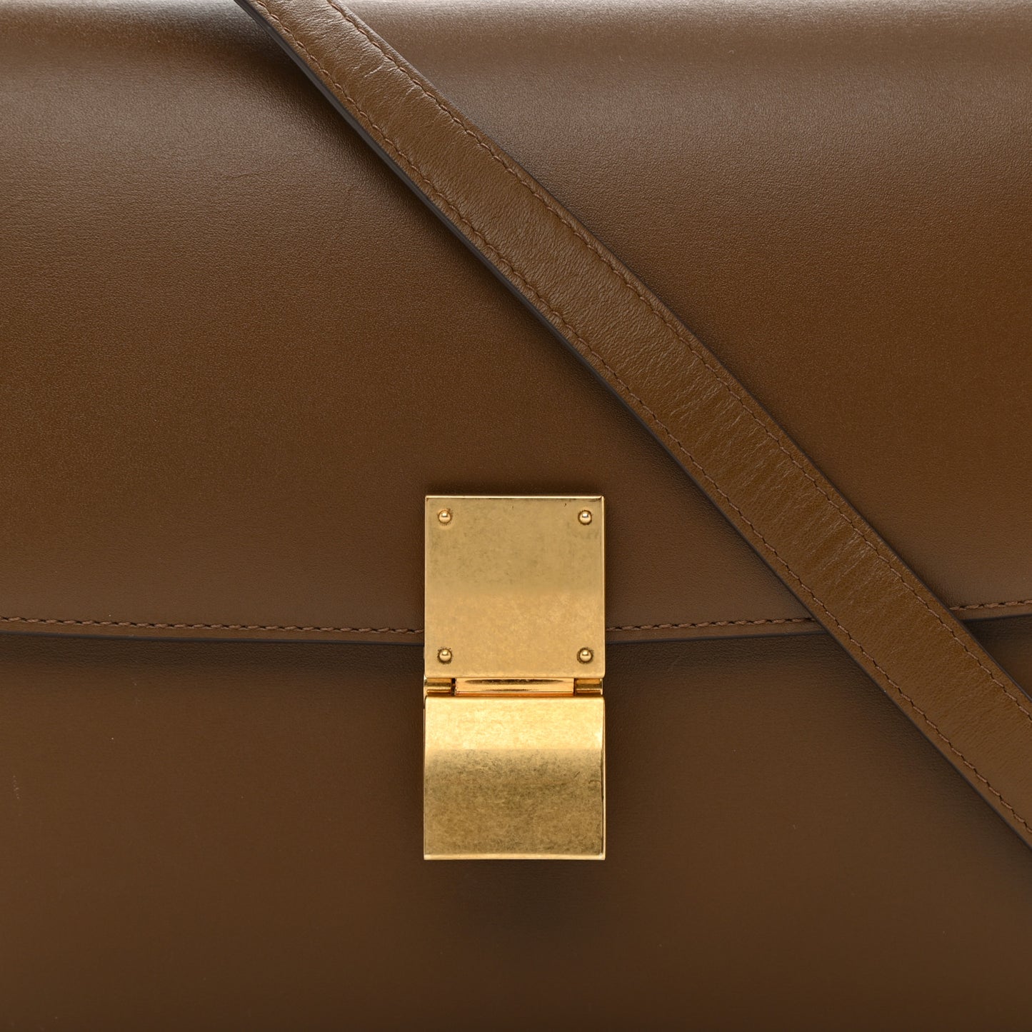 Box Calfskin Medium Classic Box Flap Bag Camel