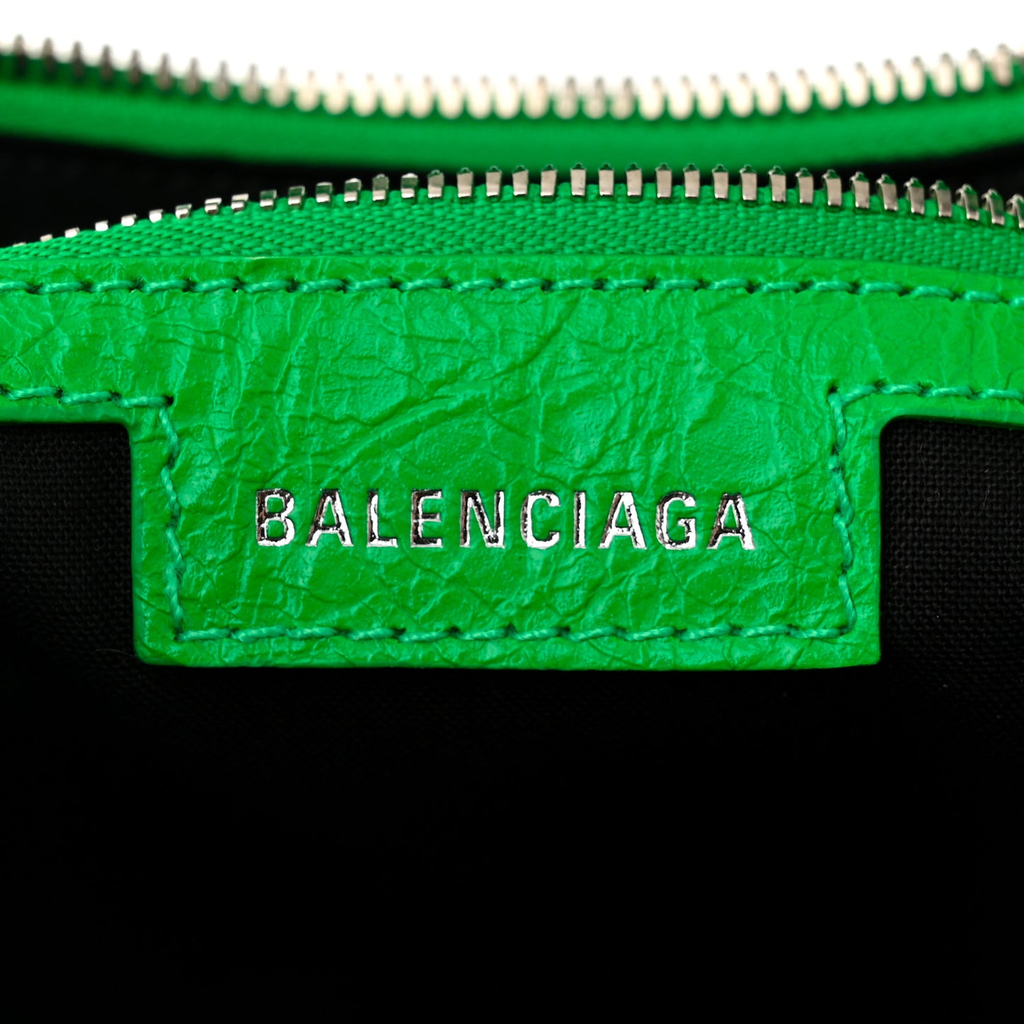 Agneau Arena Small Le Cagole Shoulder Bag Vivid Green