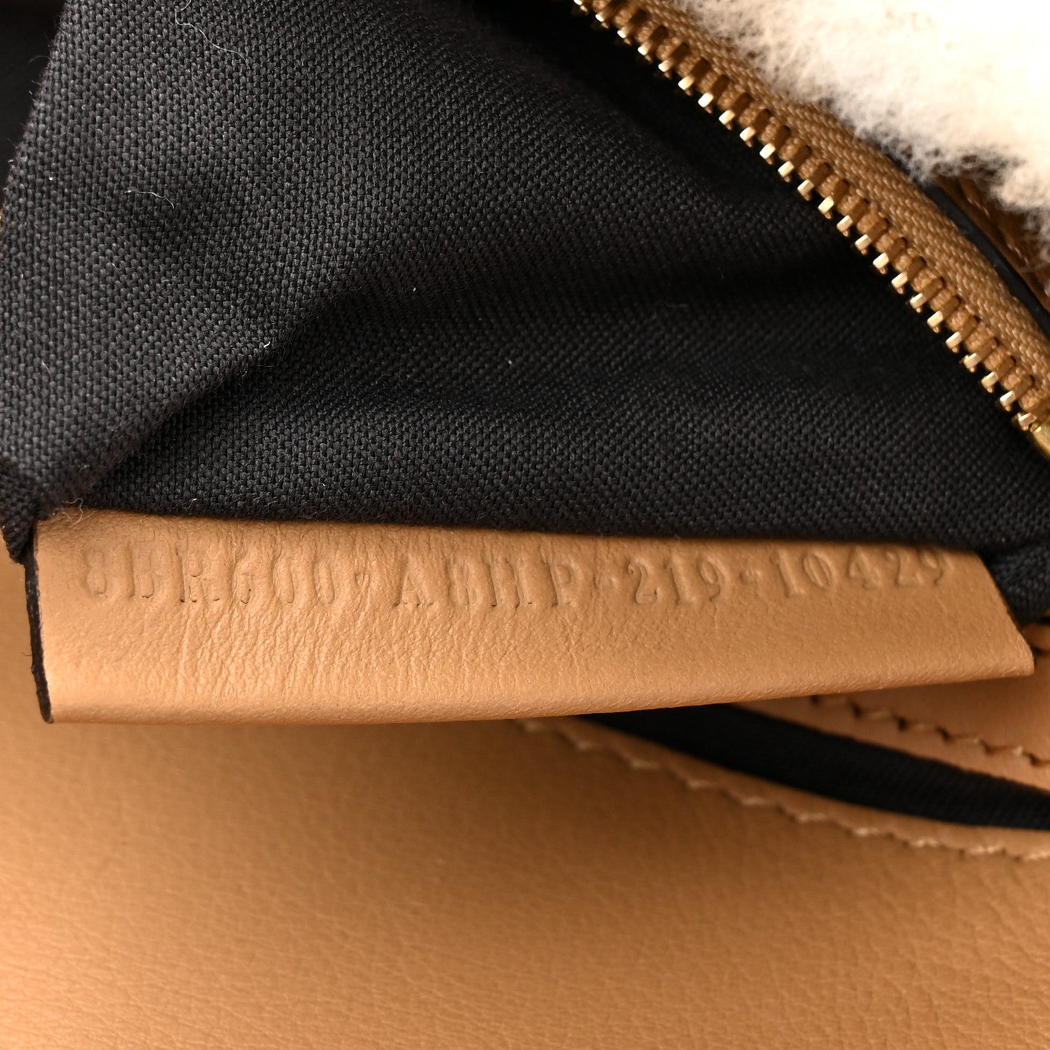 Fendi Shearling Vitello Dolce Macro FF 1974 Baguette White Ice Cuoio Miele Scuro 7 of 11