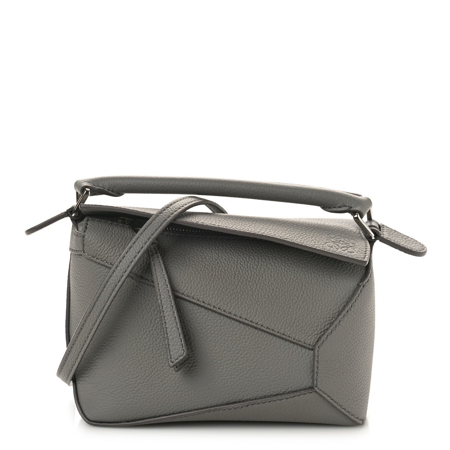 LOEWEキャミソール Loewe X On Reunites This Fall With Its First-Ever Co-Designed