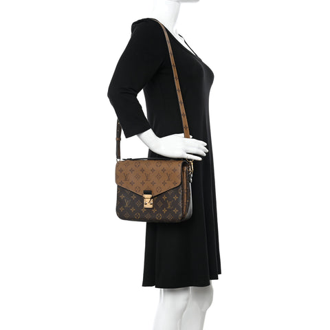 Reverse Monogram Pochette Metis