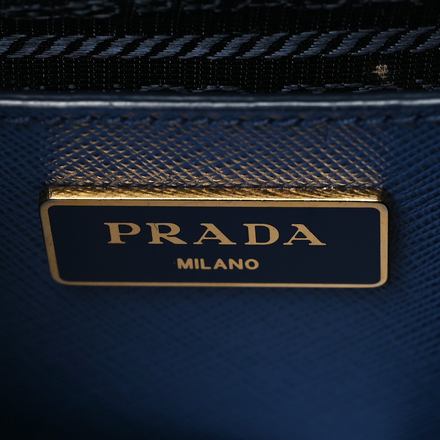 Saffiano Medium Galleria Double Zip Tote Baltico