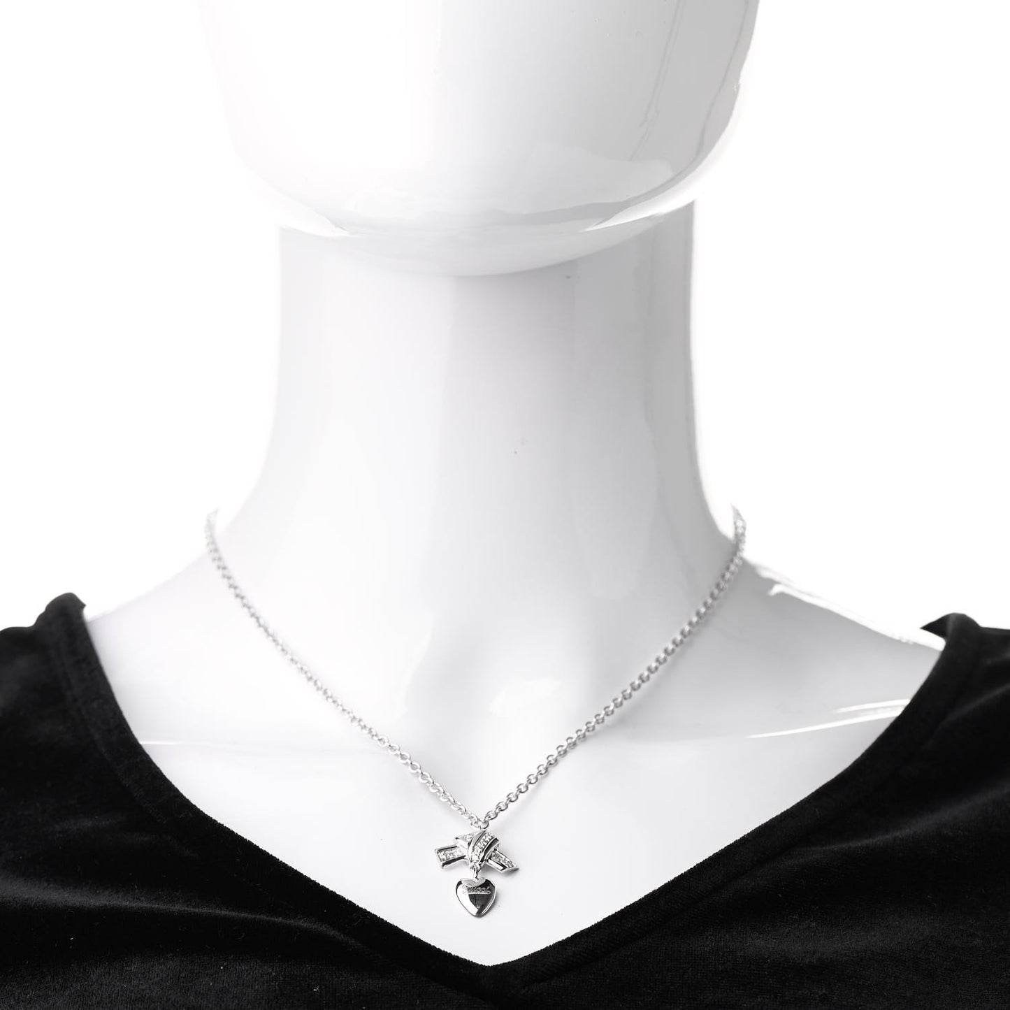 18K White Gold Diamond Knot Heart Charm Pendant Necklace