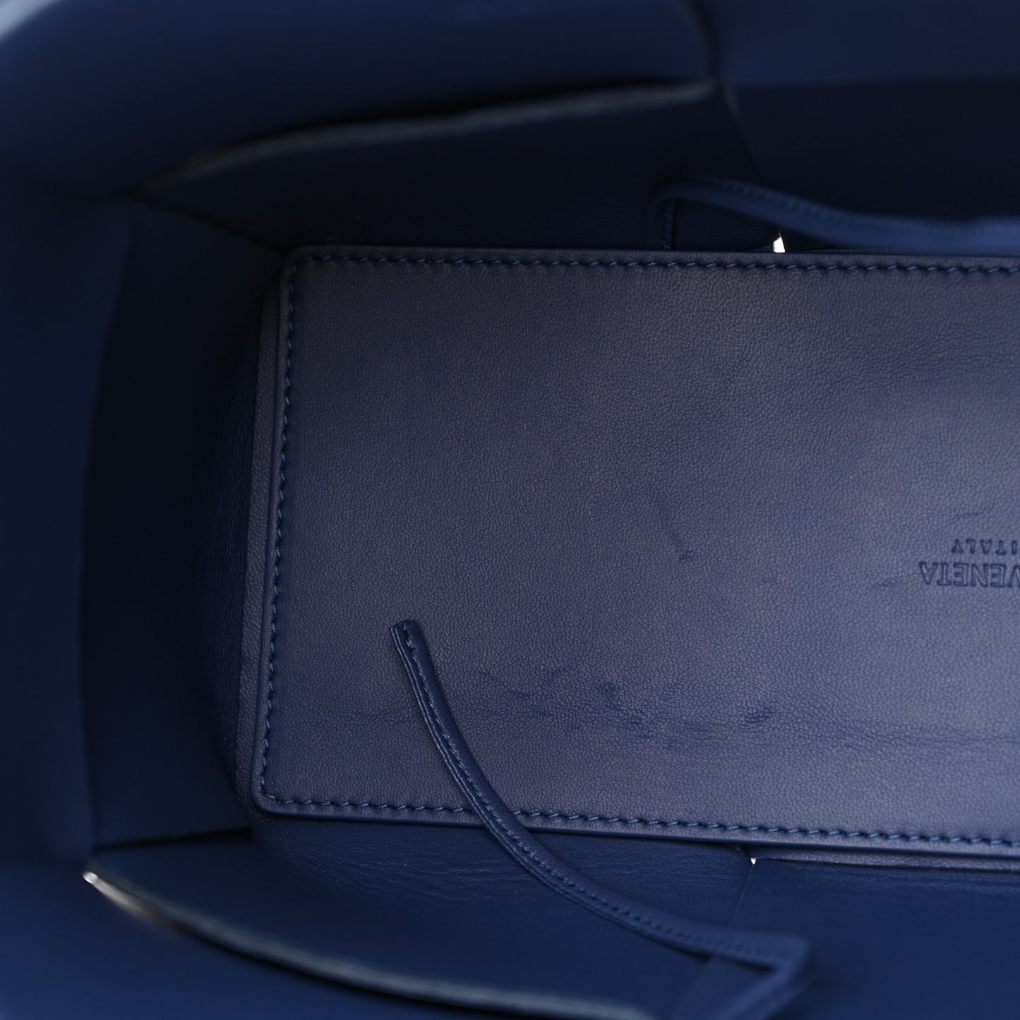 Smooth Calfskin Intrecciato Small Arco Tote Cruise