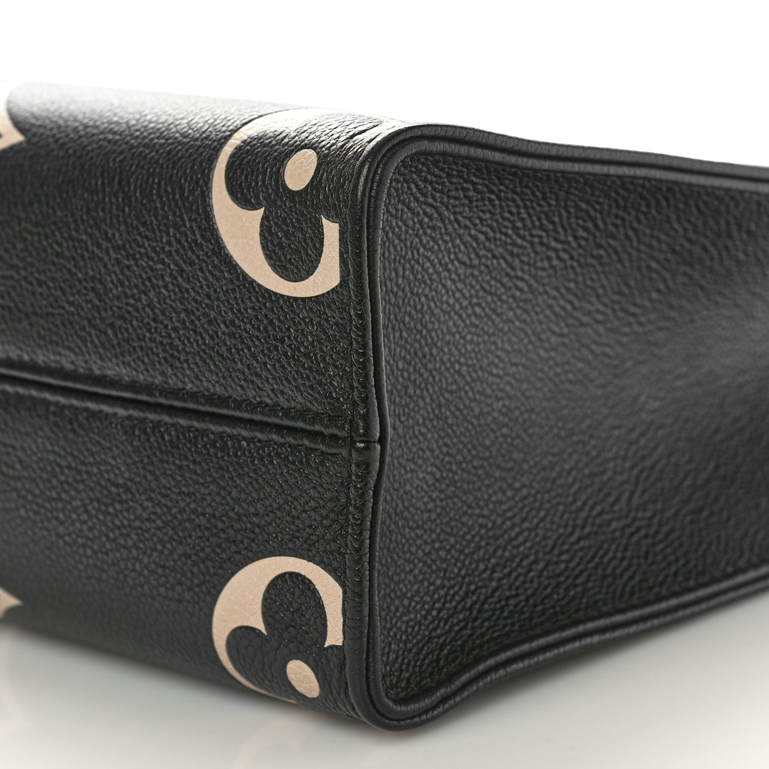 Louis Vuitton Empreinte Monogram Giant Onthego PM Black Beige 9 of 10