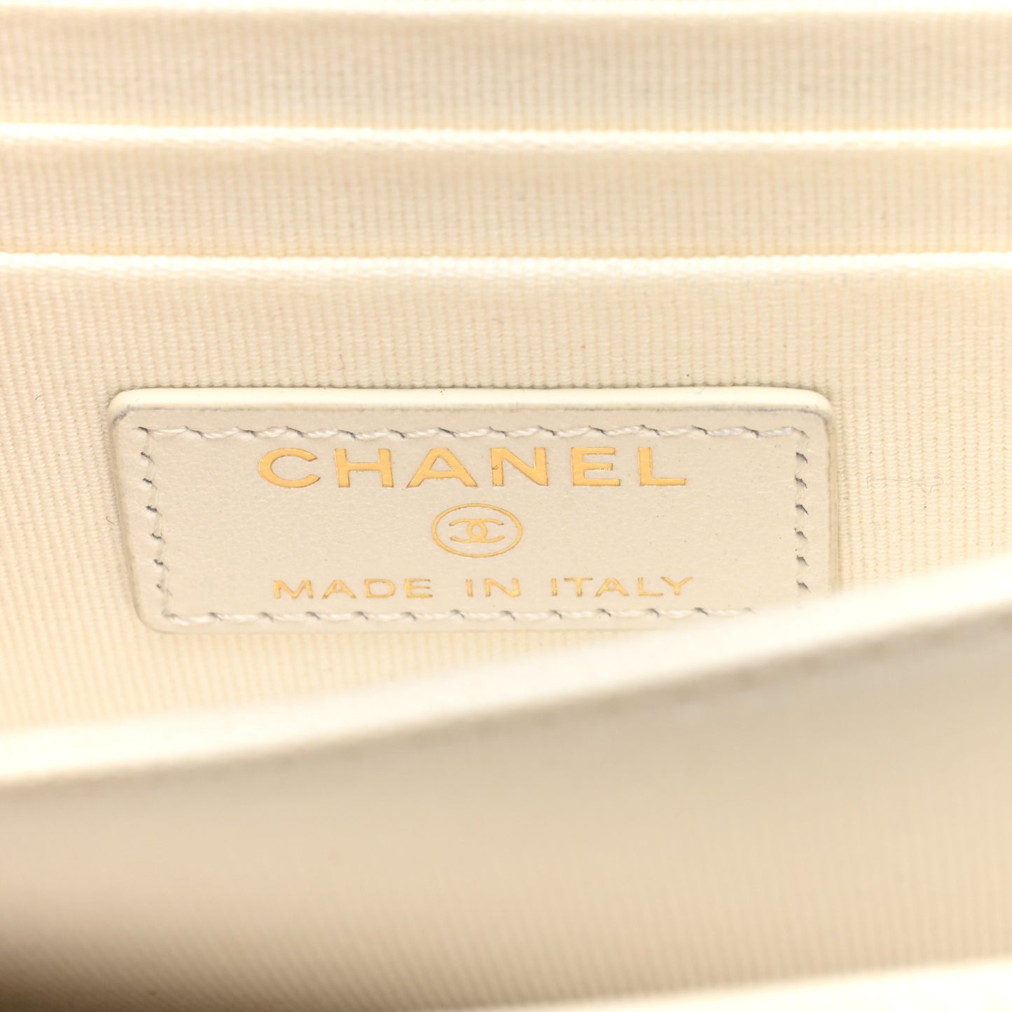 Caviar Quilted Mini Boy Wallet On Chain WOC White