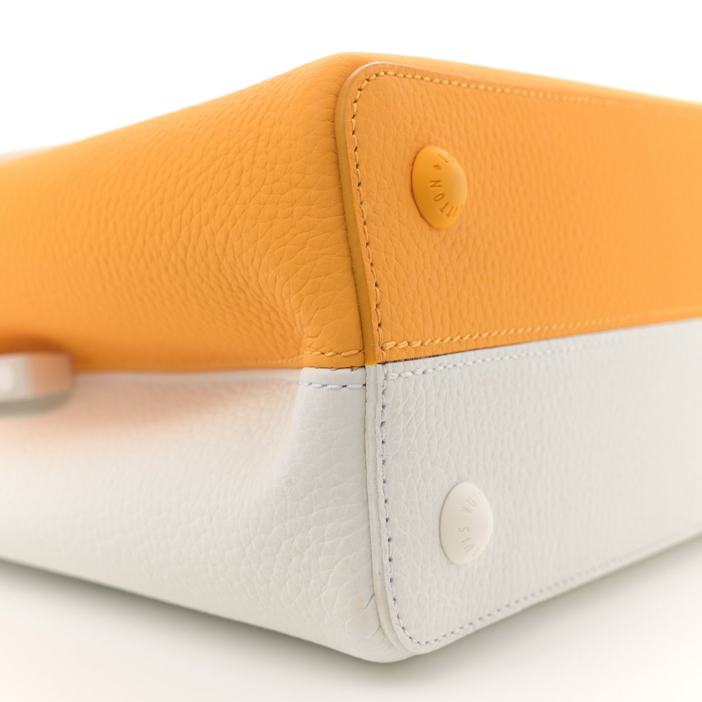 Taurillon Bolsa Capucines MM Orange White