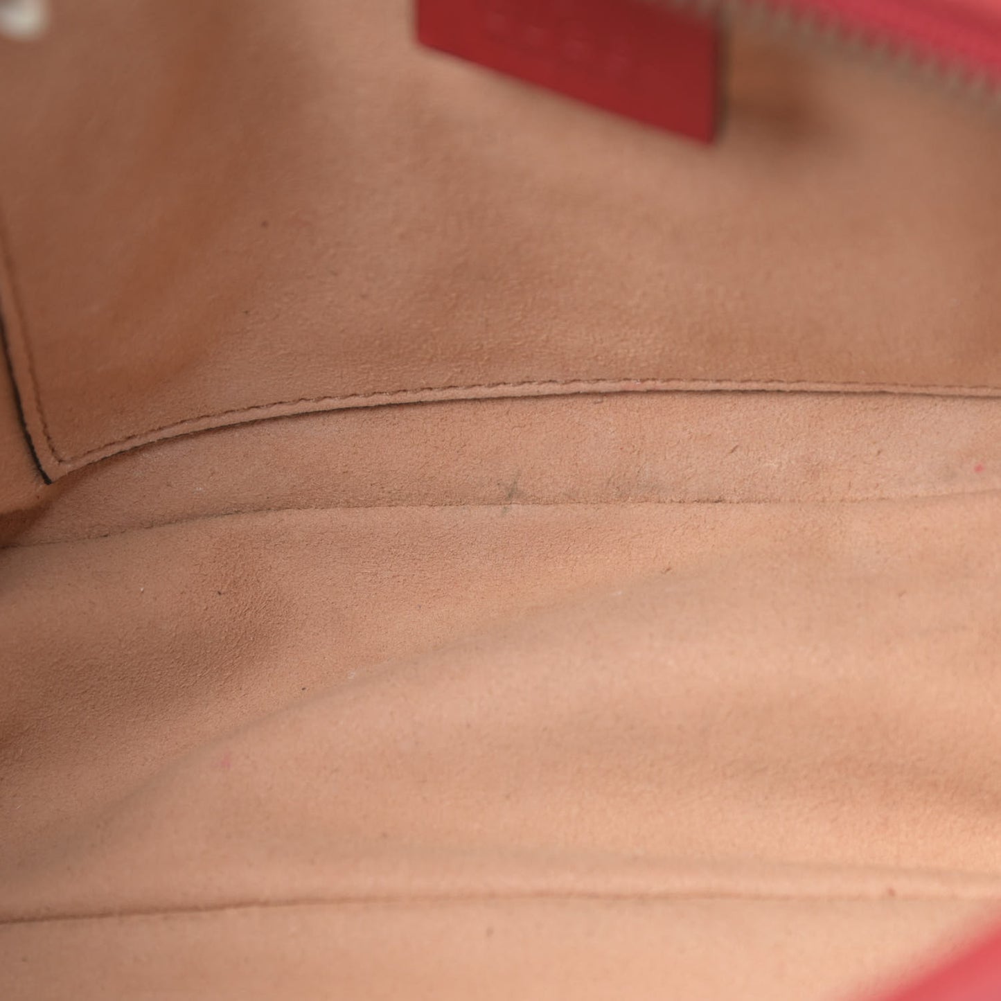 Calfskin Matelasse Small GG Marmont Chain Shoulder Bag Hibiscus Red
