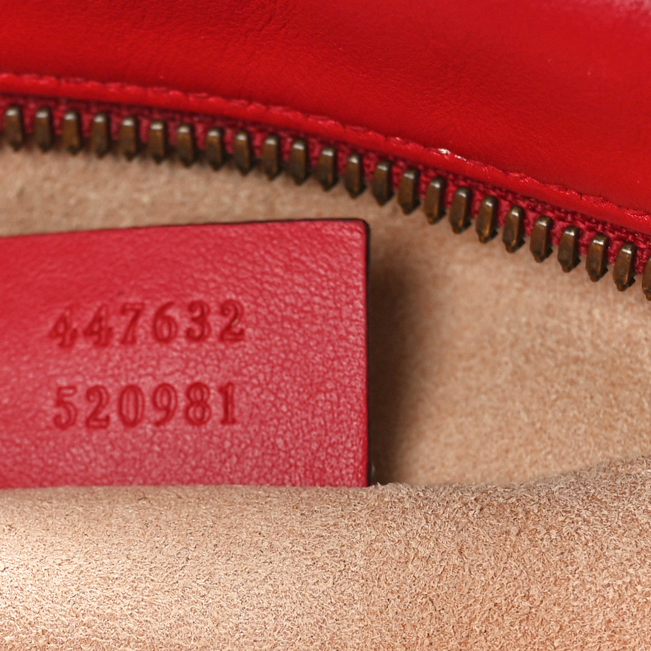 Calfskin Matelasse Small GG Marmont Chain Shoulder Bag Hibiscus Red