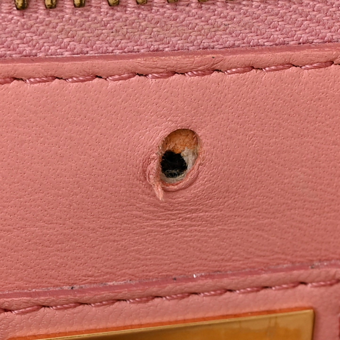 Vitello Seta Shiny Nappa Medium Peekaboo Iconic Satchel Grigio Polvere Bois de Rose