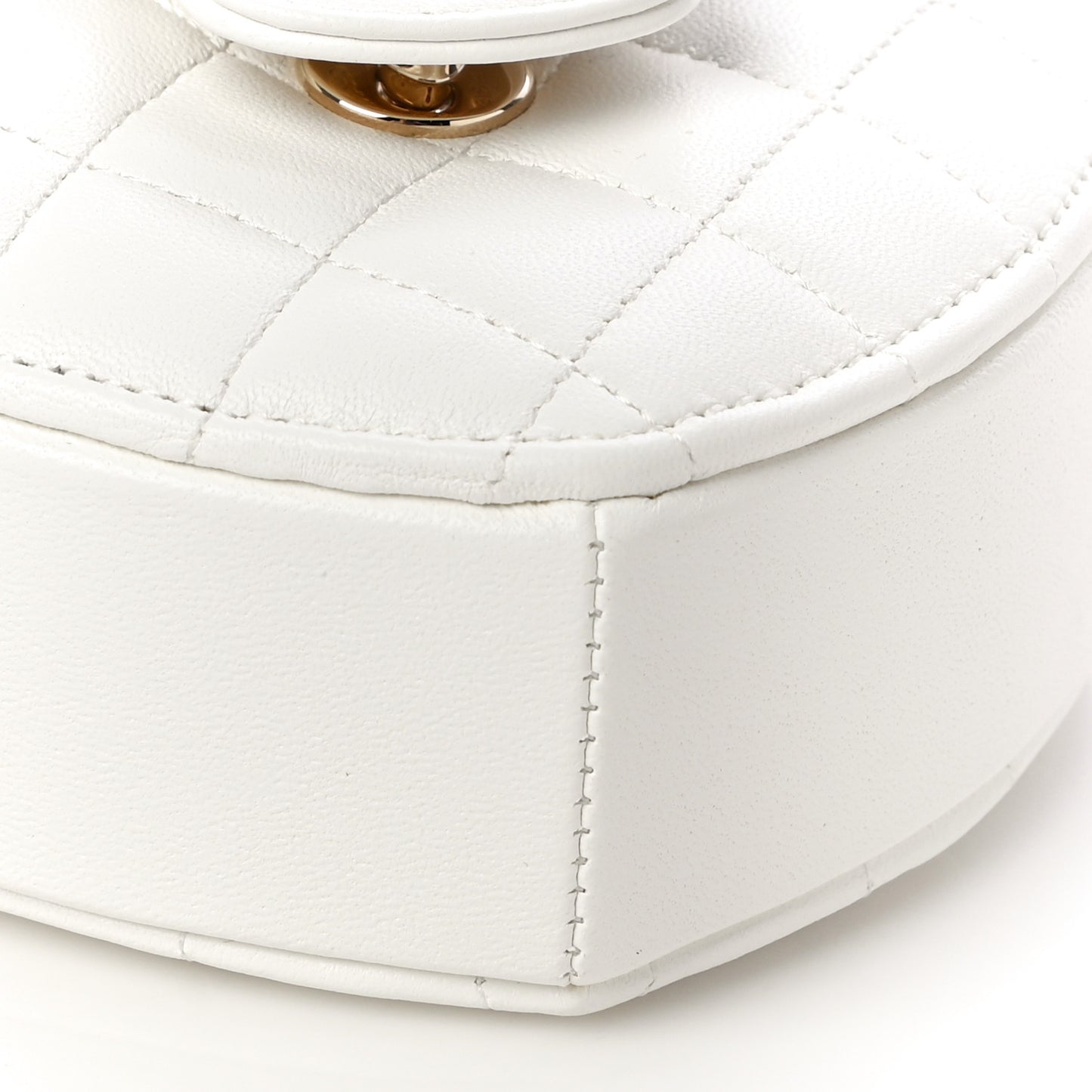 Lambskin Quilted CC In Love Heart Clutch With Chain White