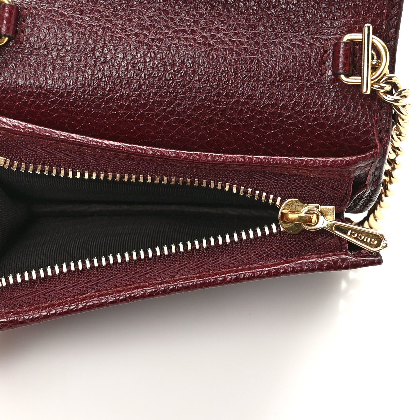 Grainy Calfskin Zumi Chain Card Case Wallet Vintage Bordeaux