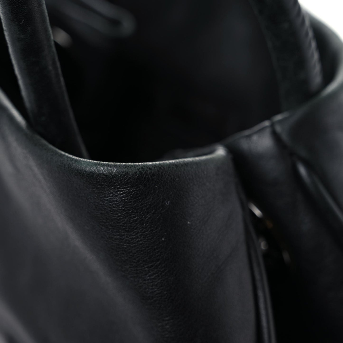 Lambskin Patent Calfskin Camellia Tote Black