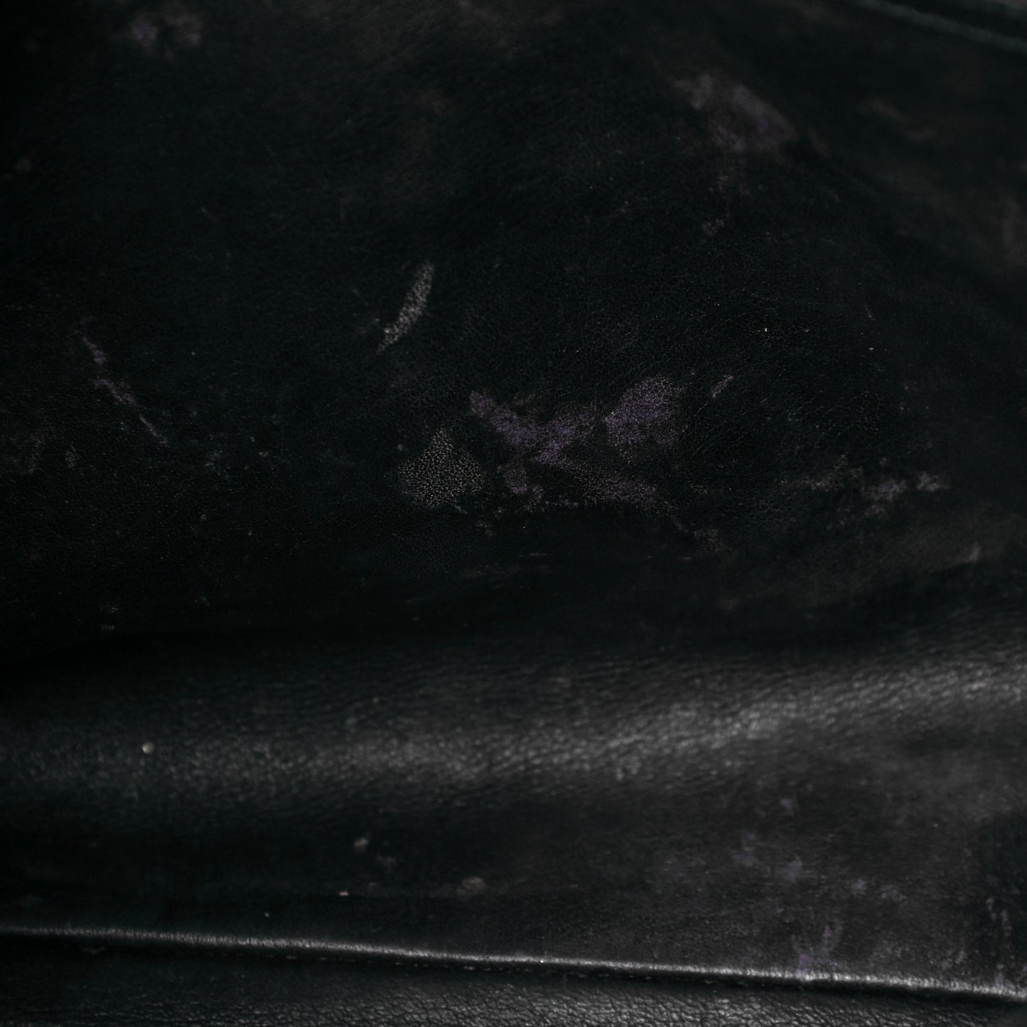 Hammered Calfskin Vara Bow Chain Tote Black