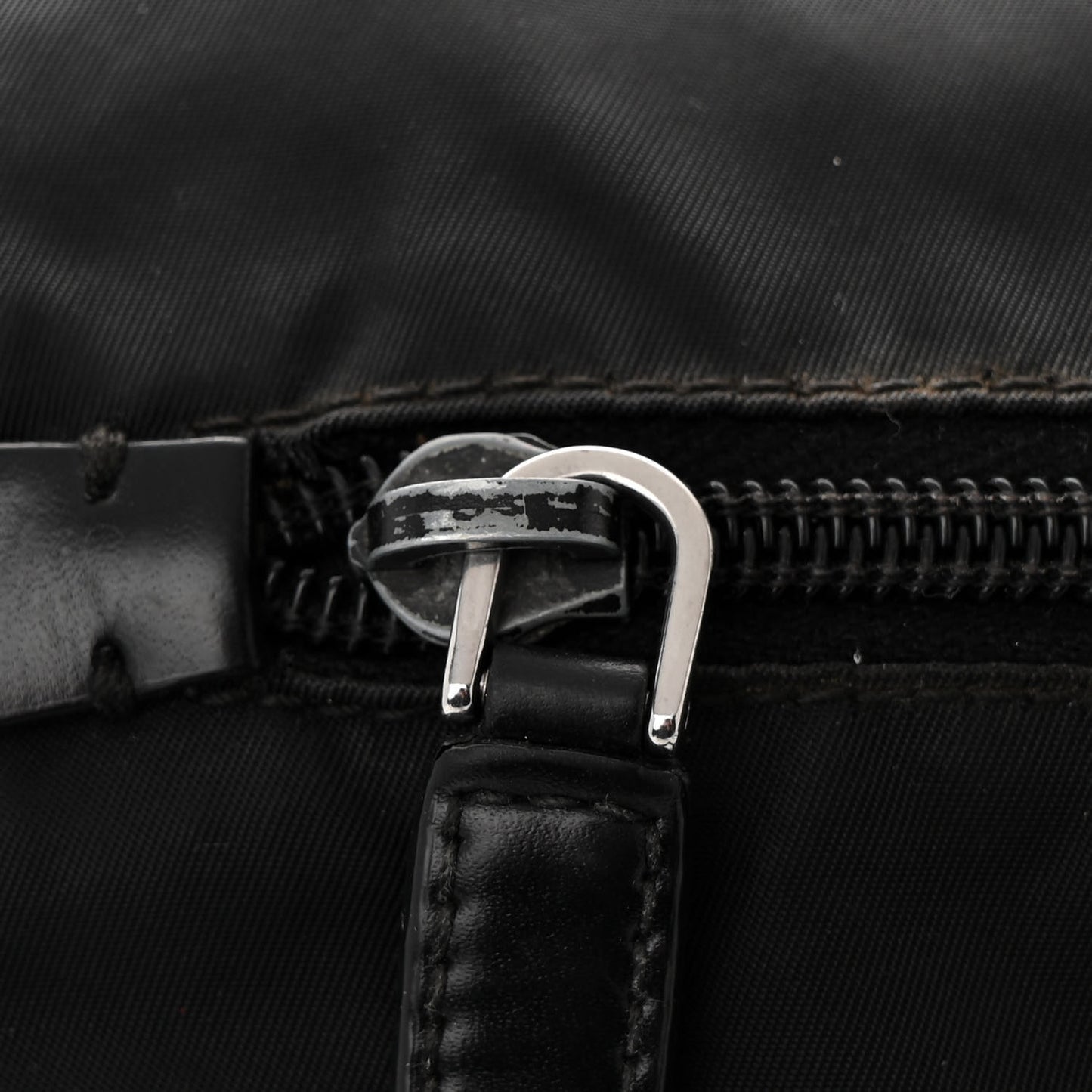 Tessuto Nylon Saffiano Vela Messenger Bag Black