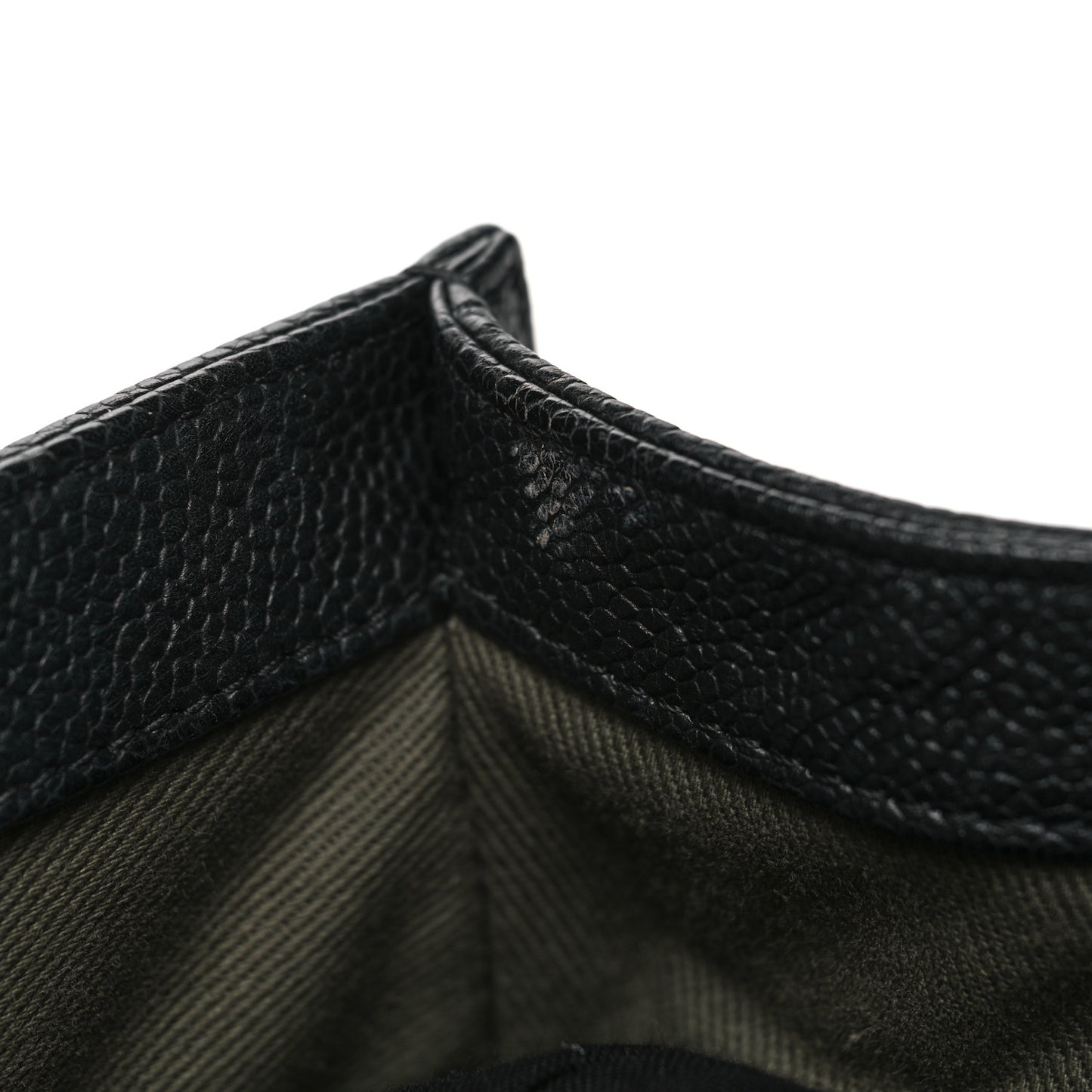 Caviar Quilted Medium Boy Flap Black