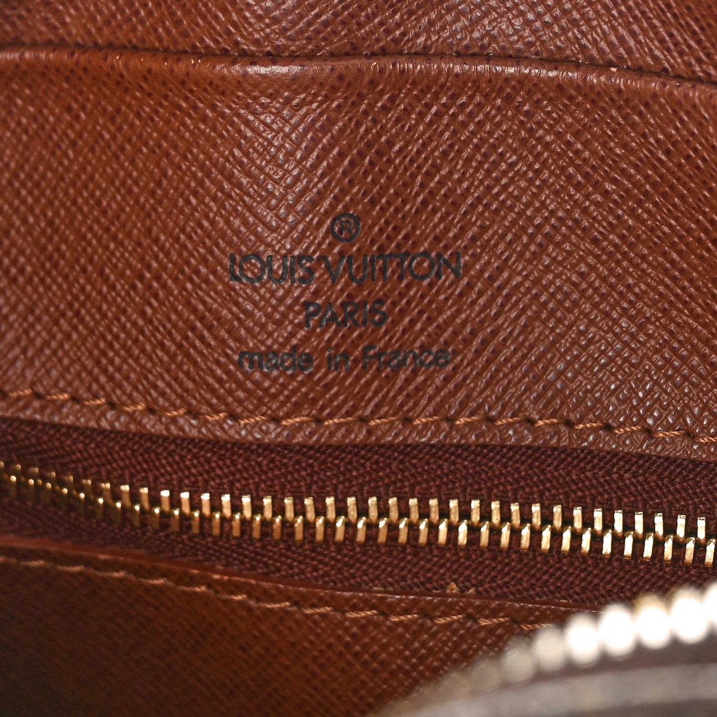 Monogram Nil 28