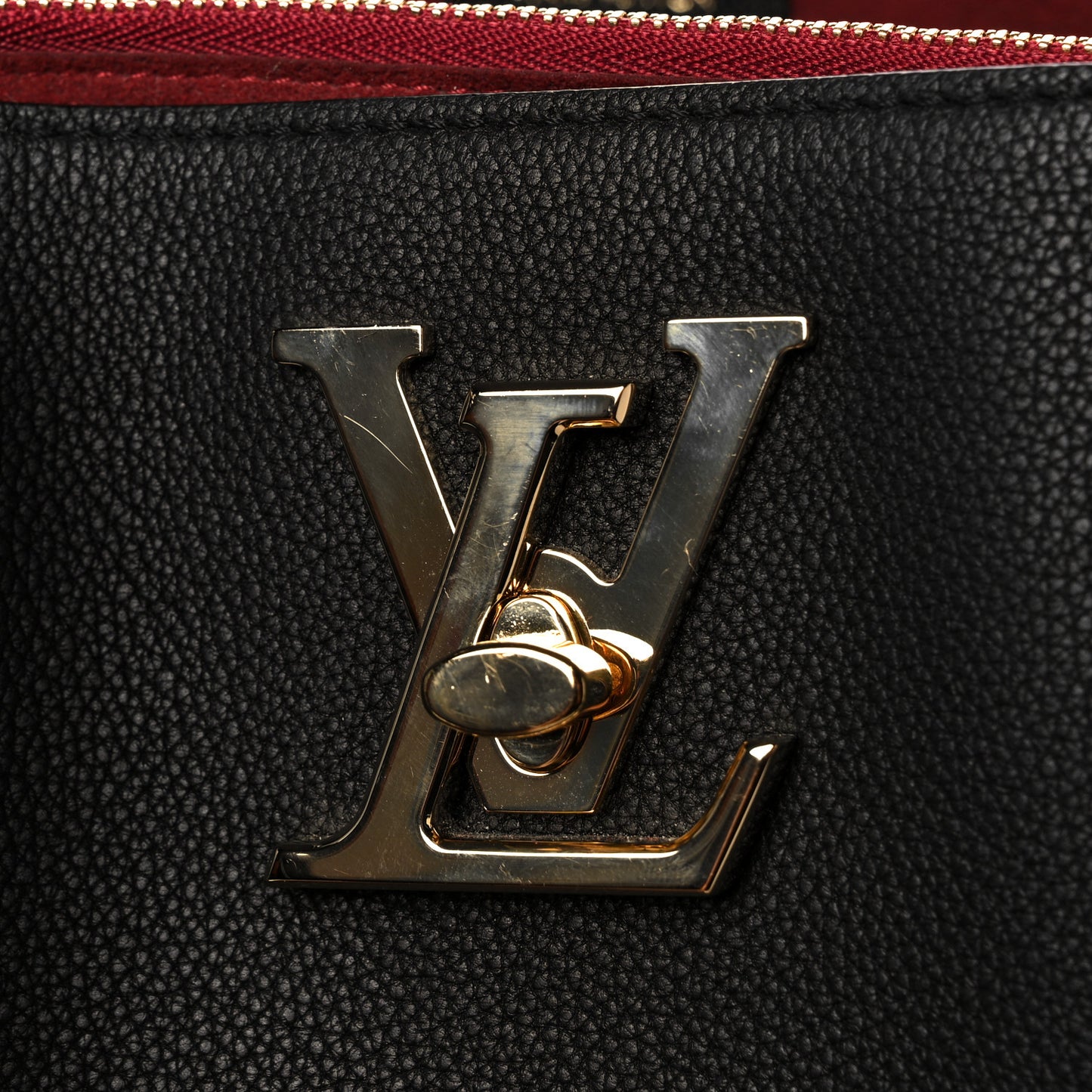 Grained Calfskin Lockme Shopper Black