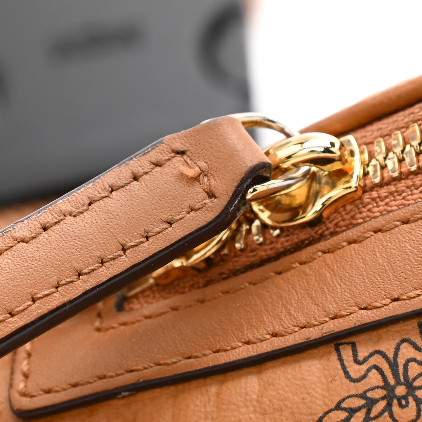 Visetos Small Fusten Belt Bag Cognac