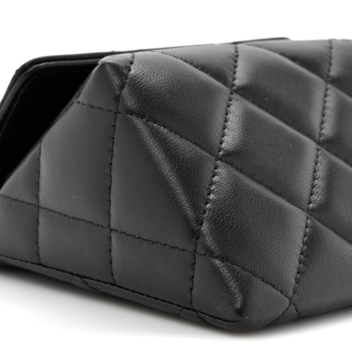 Lambskin Quilted Pearl Pyramid Clutch With Chain Black