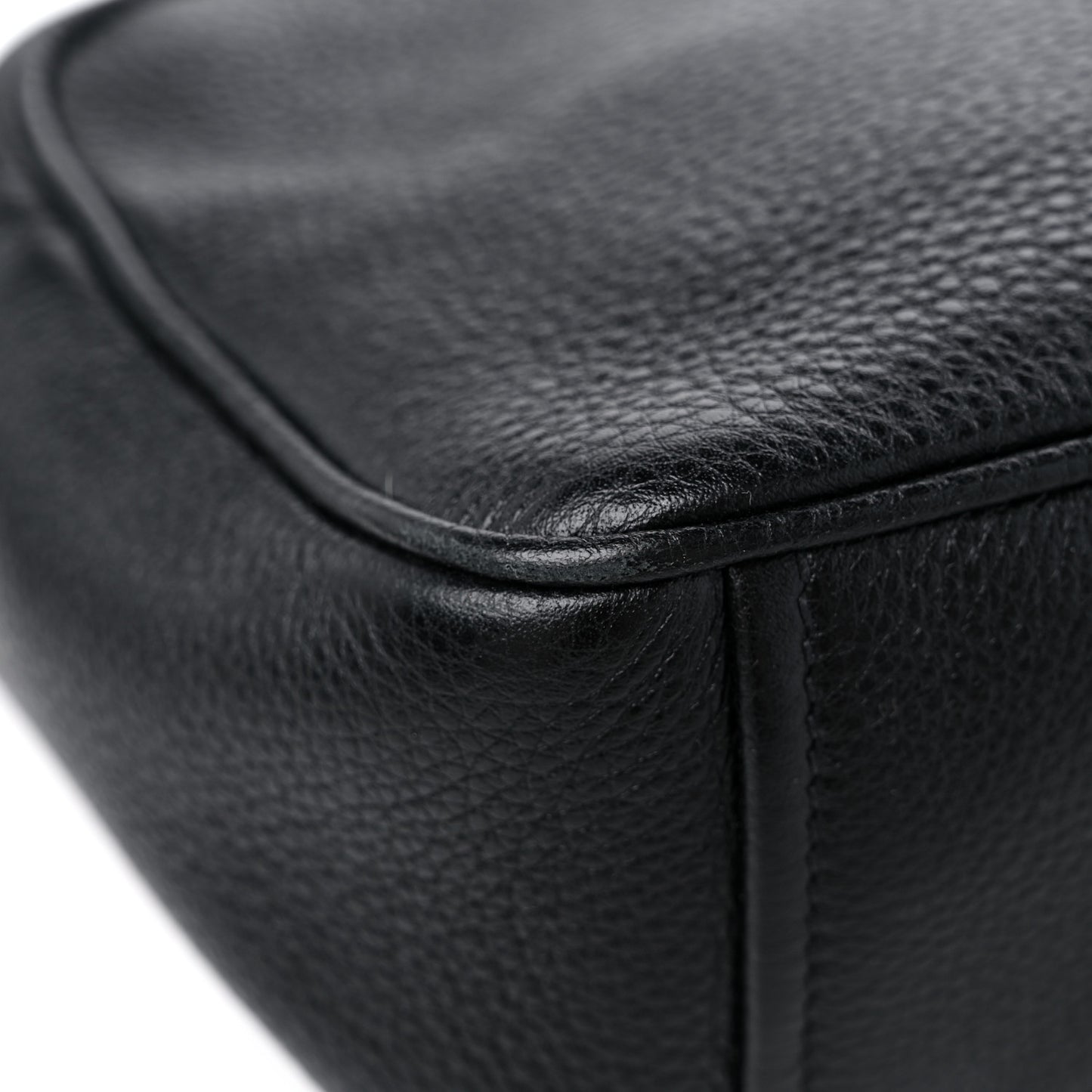 Vitello Daino Camera Crossbody Black