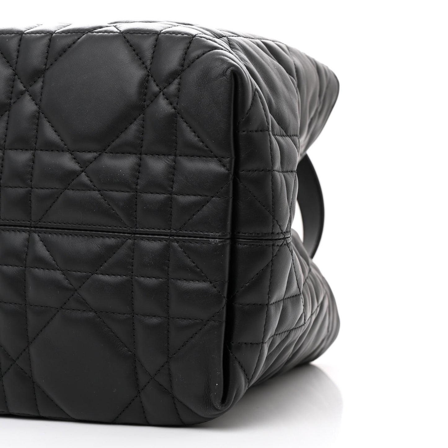 Calfskin Macrocannage Medium Toujours Black
