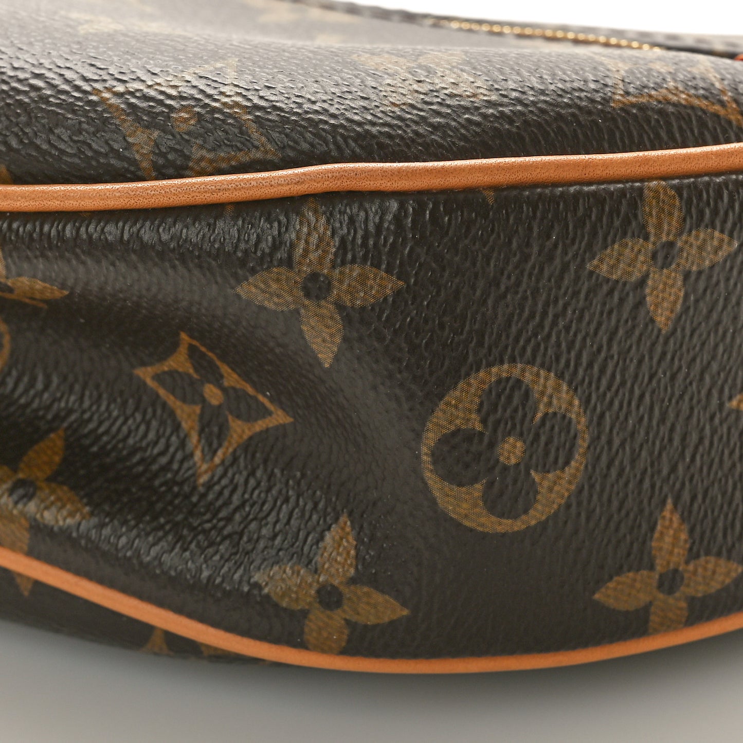 Monogram Loop