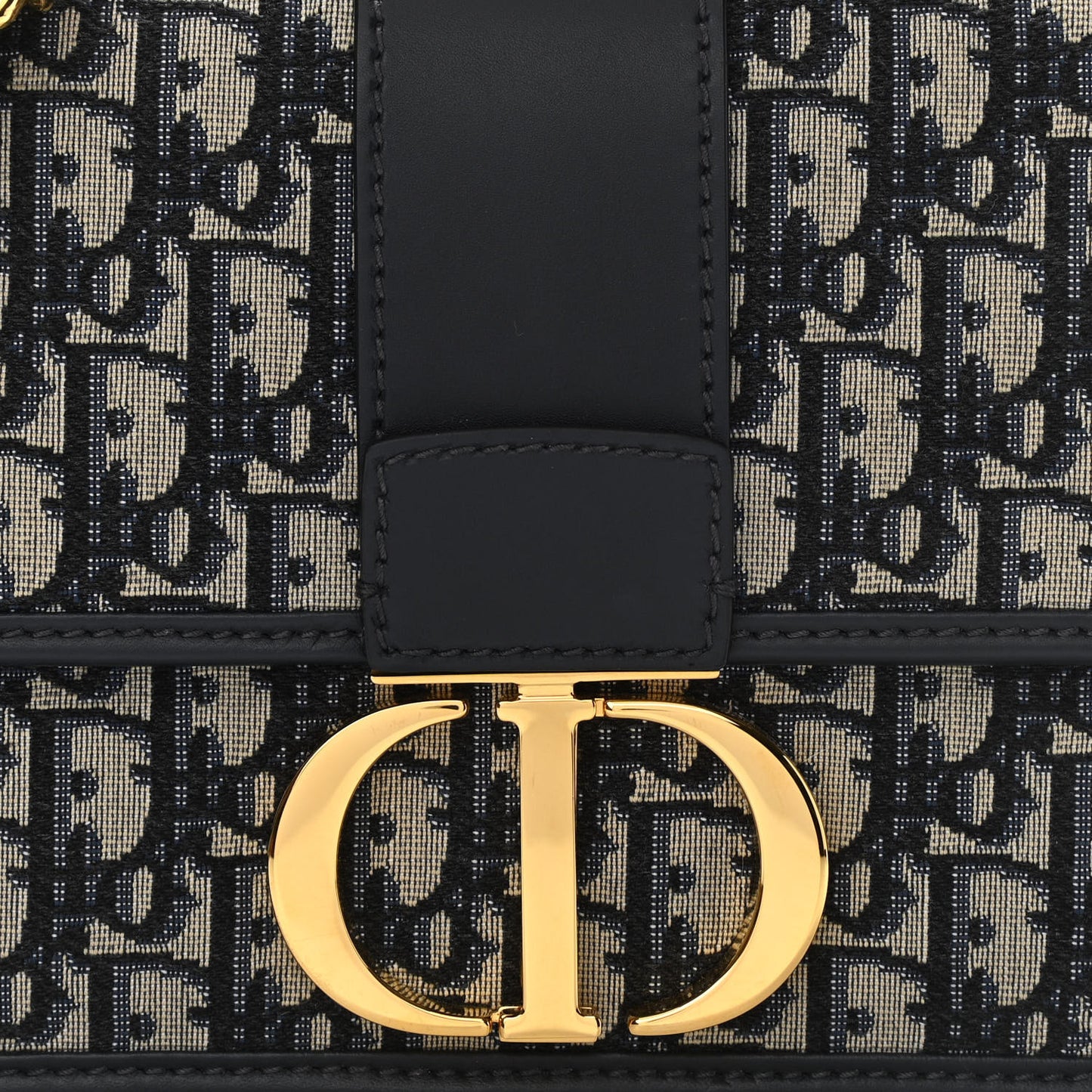 Oblique 30 Montaigne Flap Bag Blue