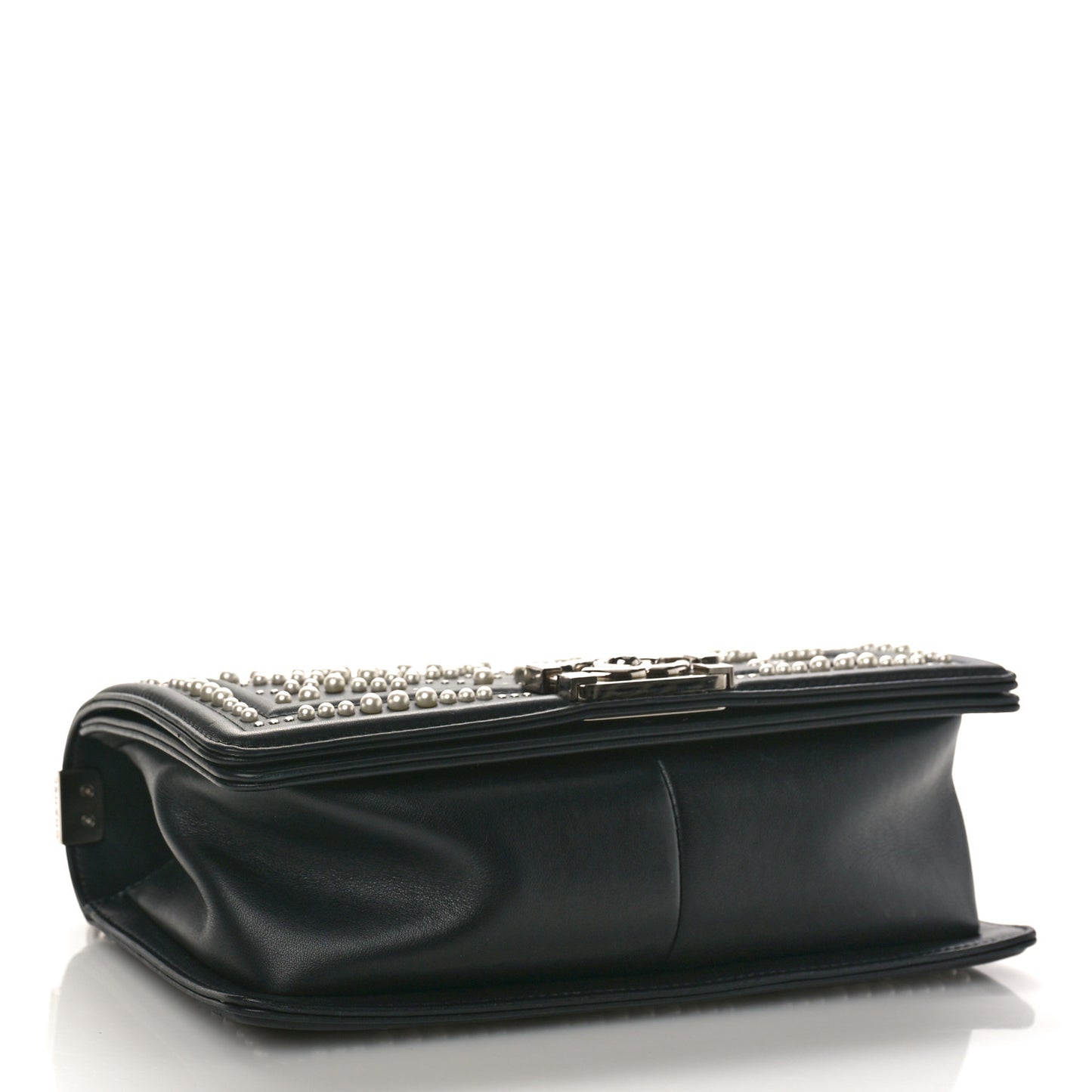 Calfskin Pearl Chevron Medium Boy Flap Black