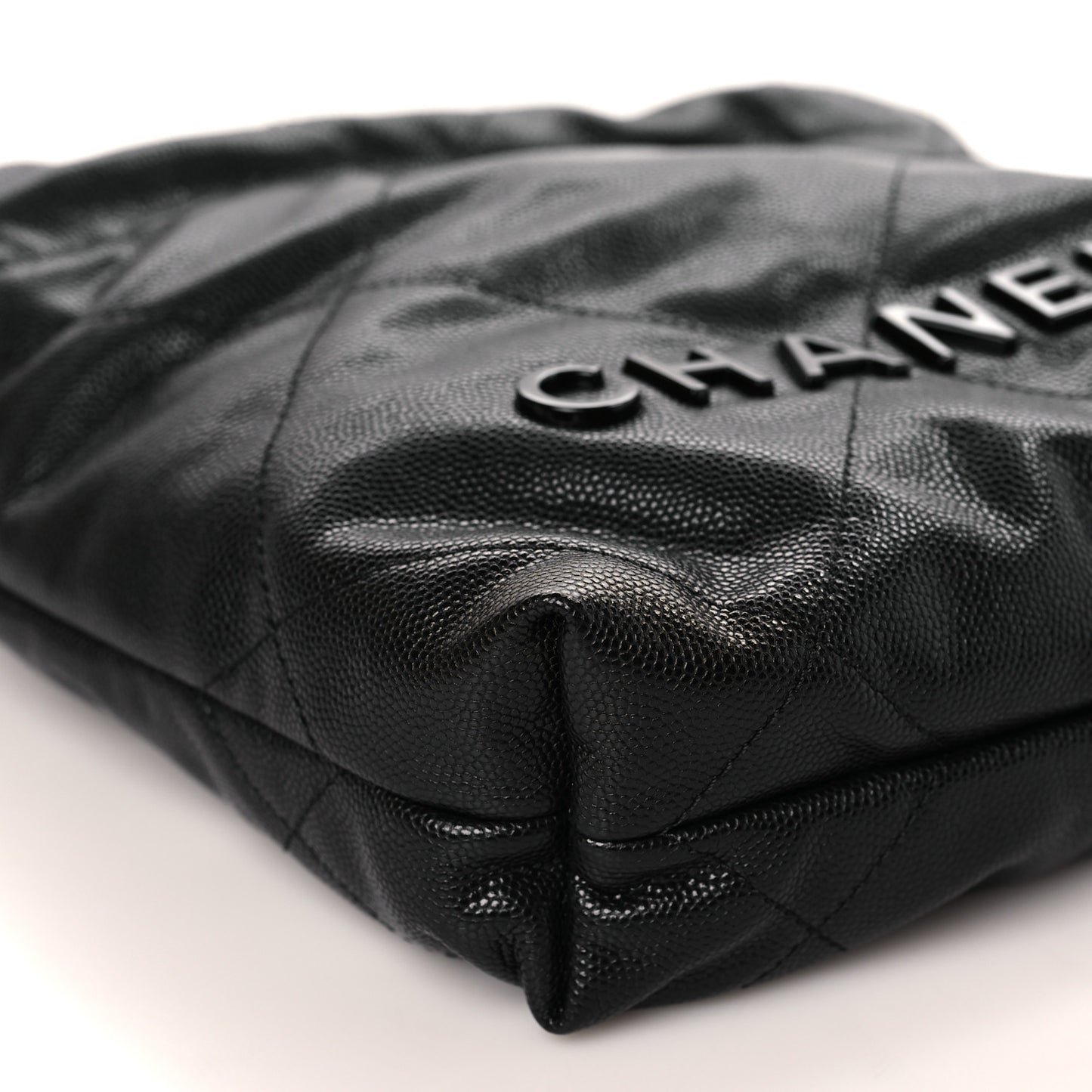 Shiny Caviar Quilted Monochrome Mini Chanel 22 Black