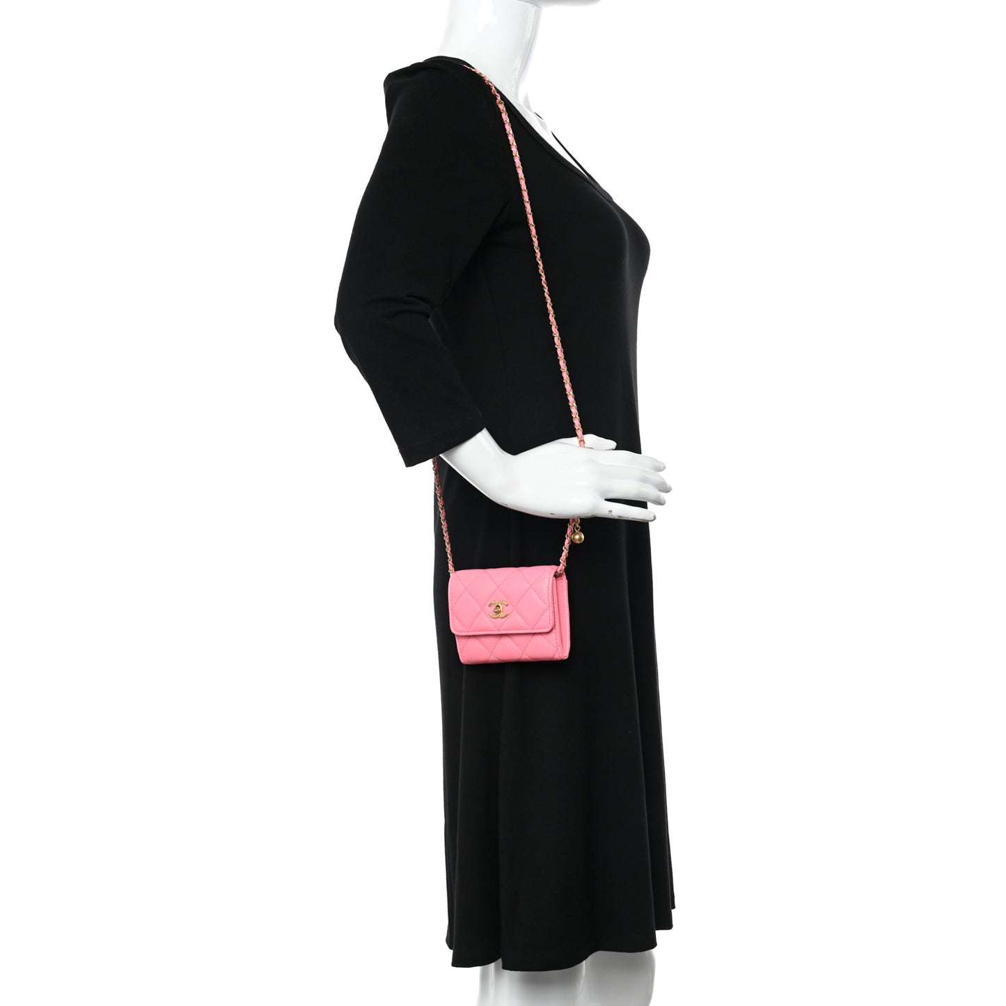 Lambskin Quilted Pearl Crush Card Holder With Chain Pink