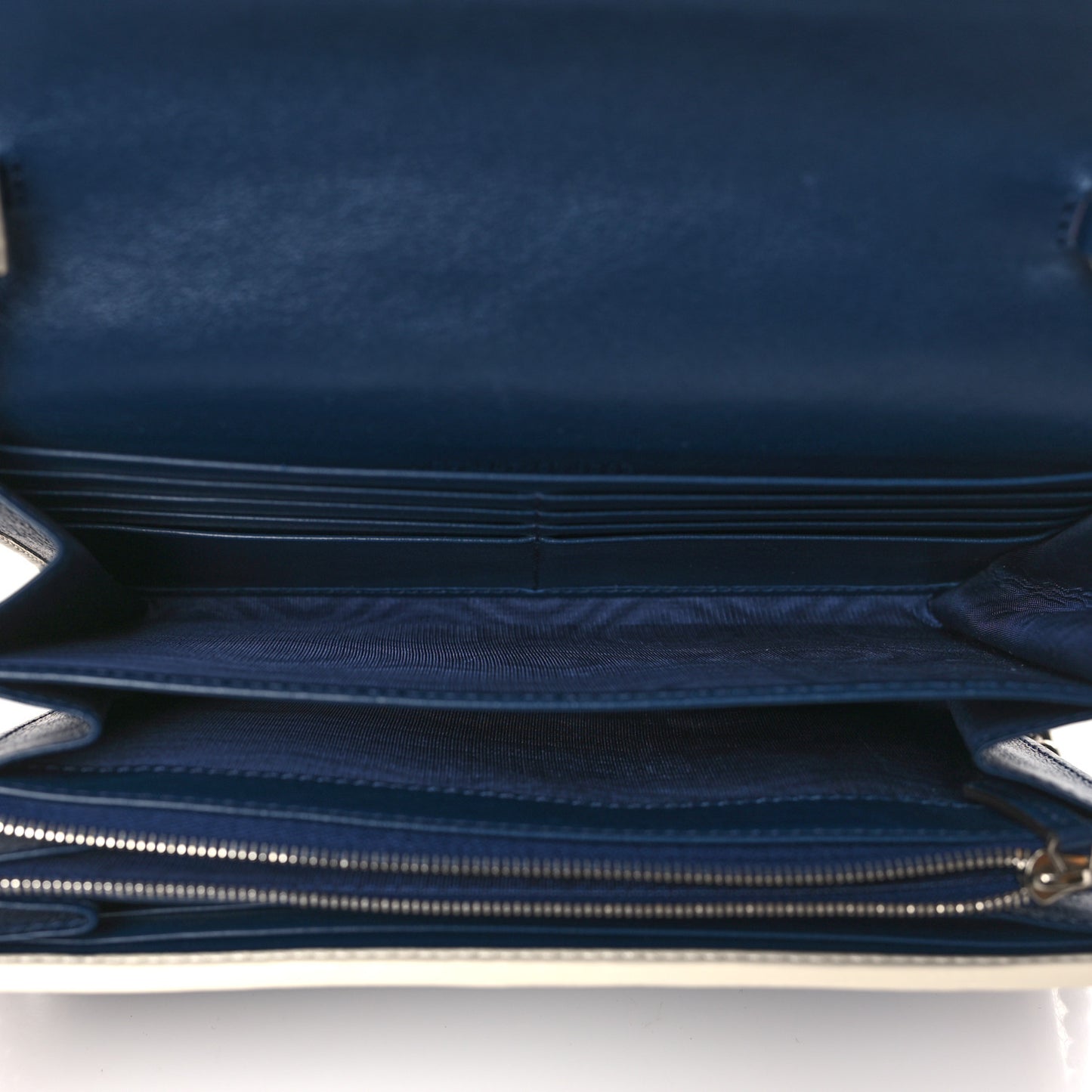 Vintage Effect Calfskin Matelasse Diagonal Torchon GG Marmont Chain Wallet Blue Agata Mystic White