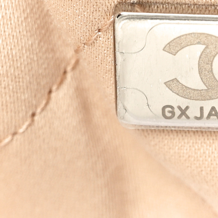 Shiny Calfskin Quilted Chanel 22 Backpack White Black