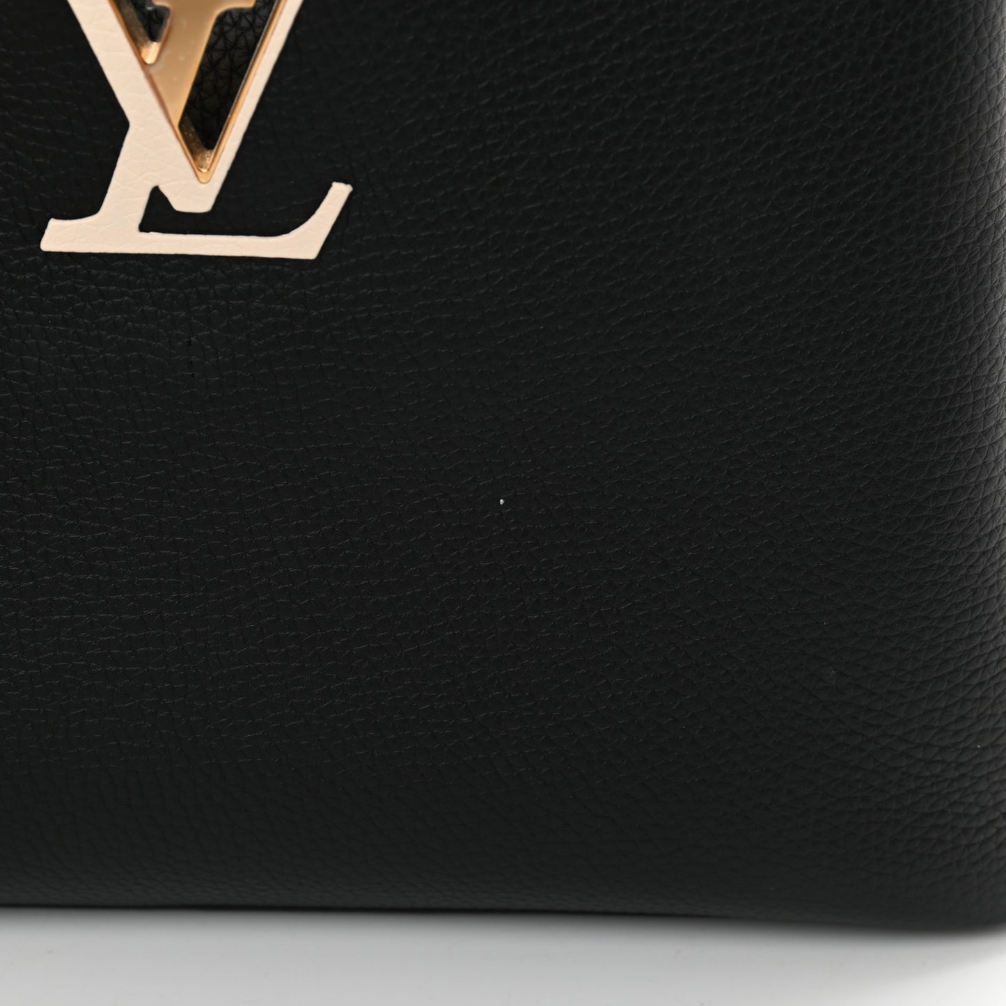 Taurillon Embroidered Strap Capucines MM Black