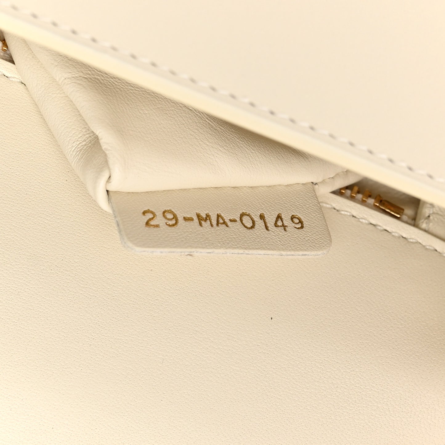 Box Calfskin 30 Montaigne Flap Bag Latte