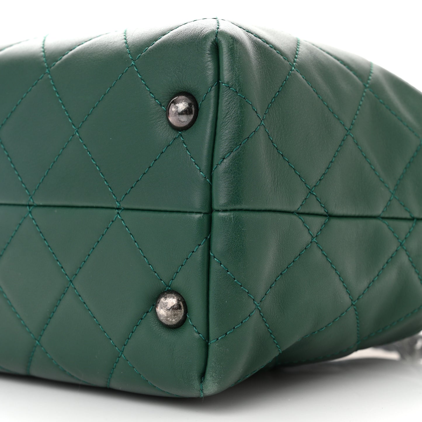 Calfskin Quilted Large Shopping In Chains Tote Green