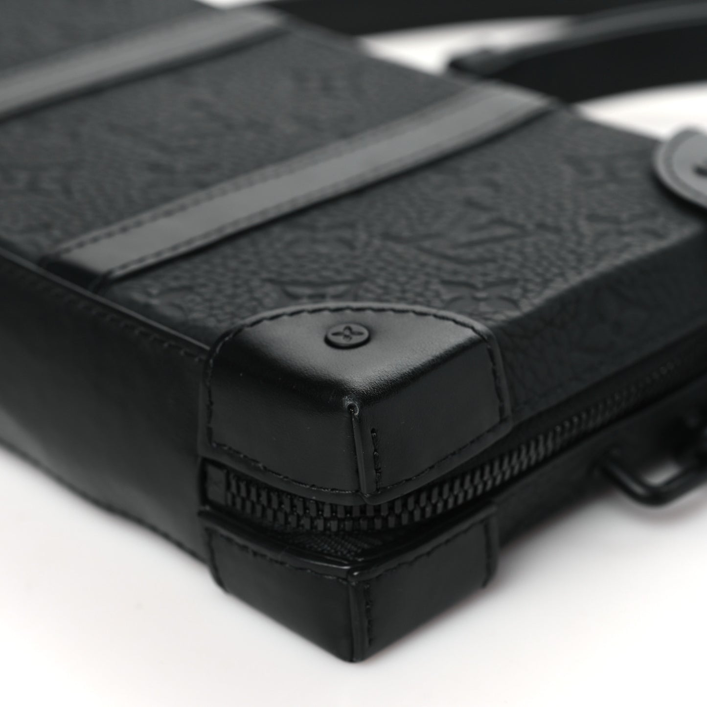 Taurillon Monogram Soft Trunk Wallet Black