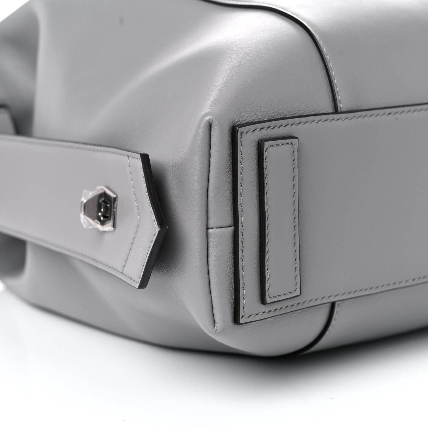 Soft Calfskin Medium Soft Antigona Pearl Grey