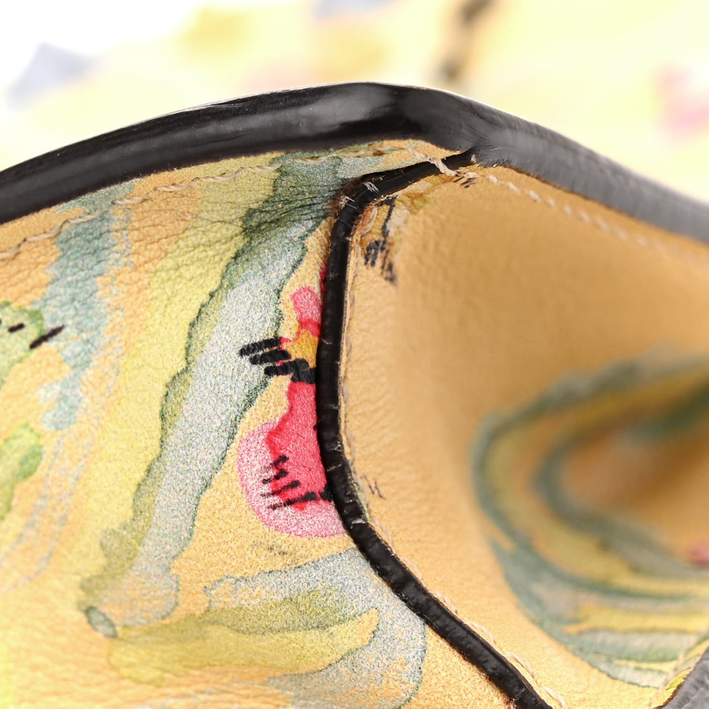 Vitello Marie Antoinette Print Scalloped Mix Studded Small Kan I Shoulder Bag Panna Multicolor