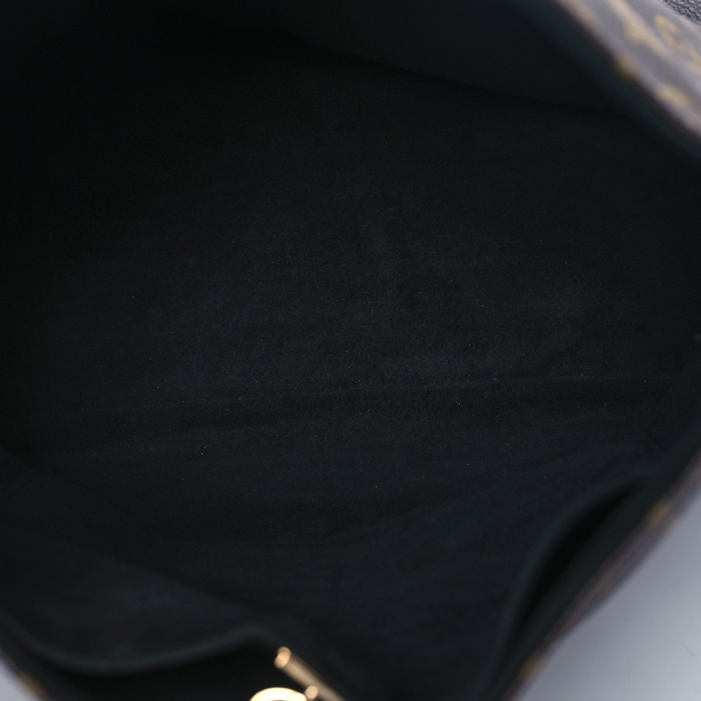 Monogram Gaia Black