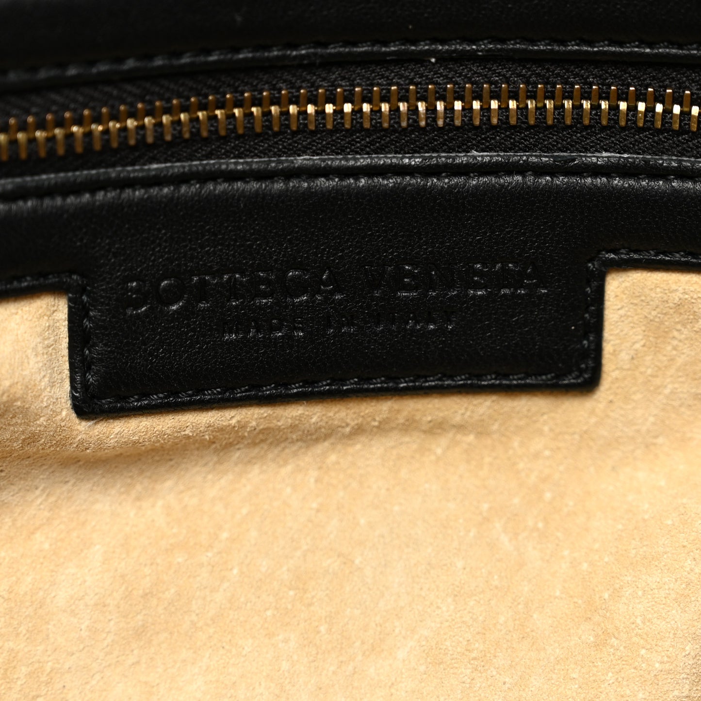 Nappa Intrecciato Montaigne Black