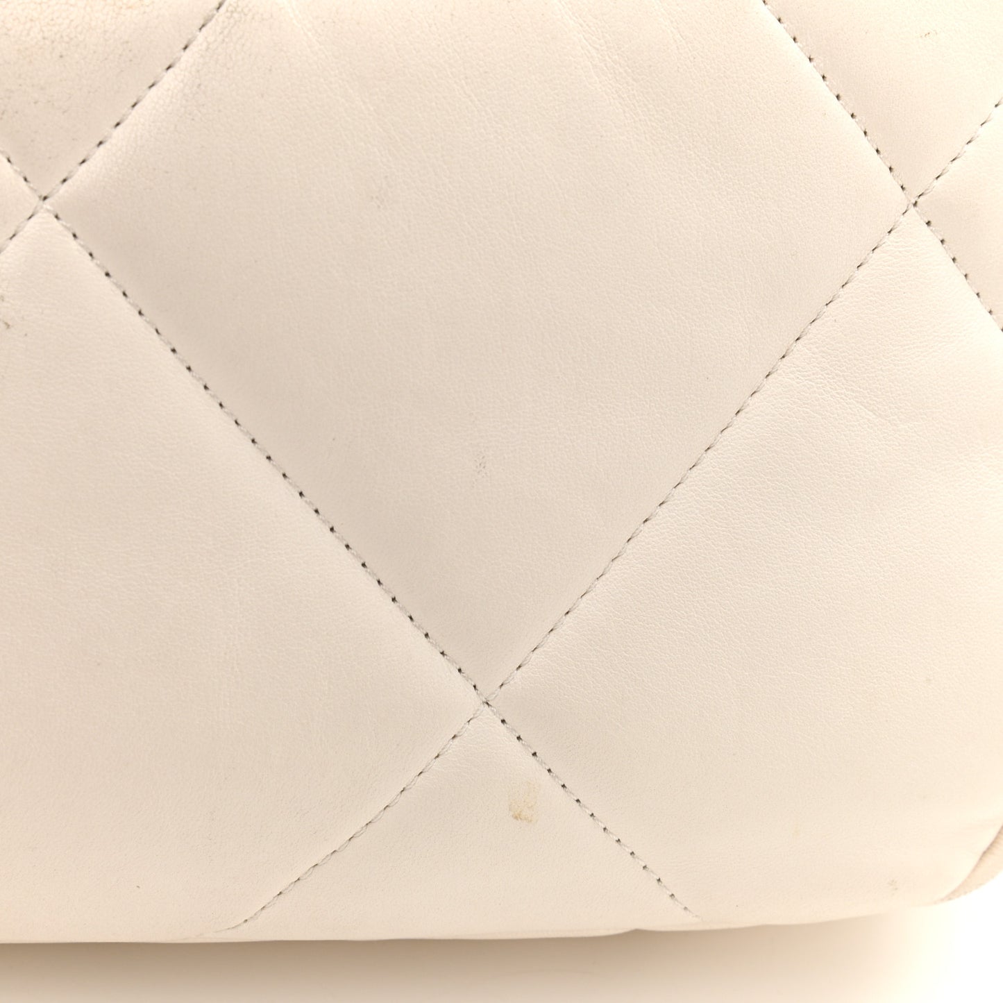 Lambskin Quilted Medium Chanel 19 Flap White