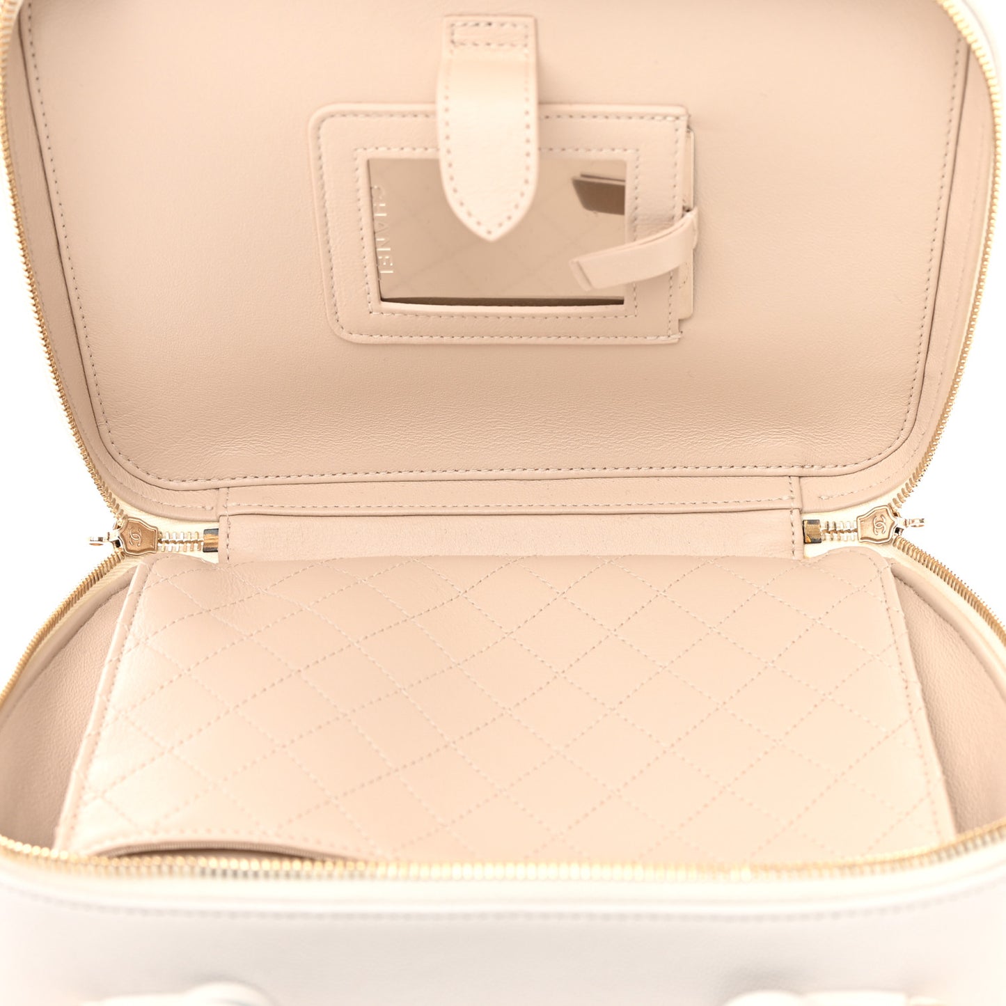 Caviar Quilted Large CC Filigree Vanity Case White