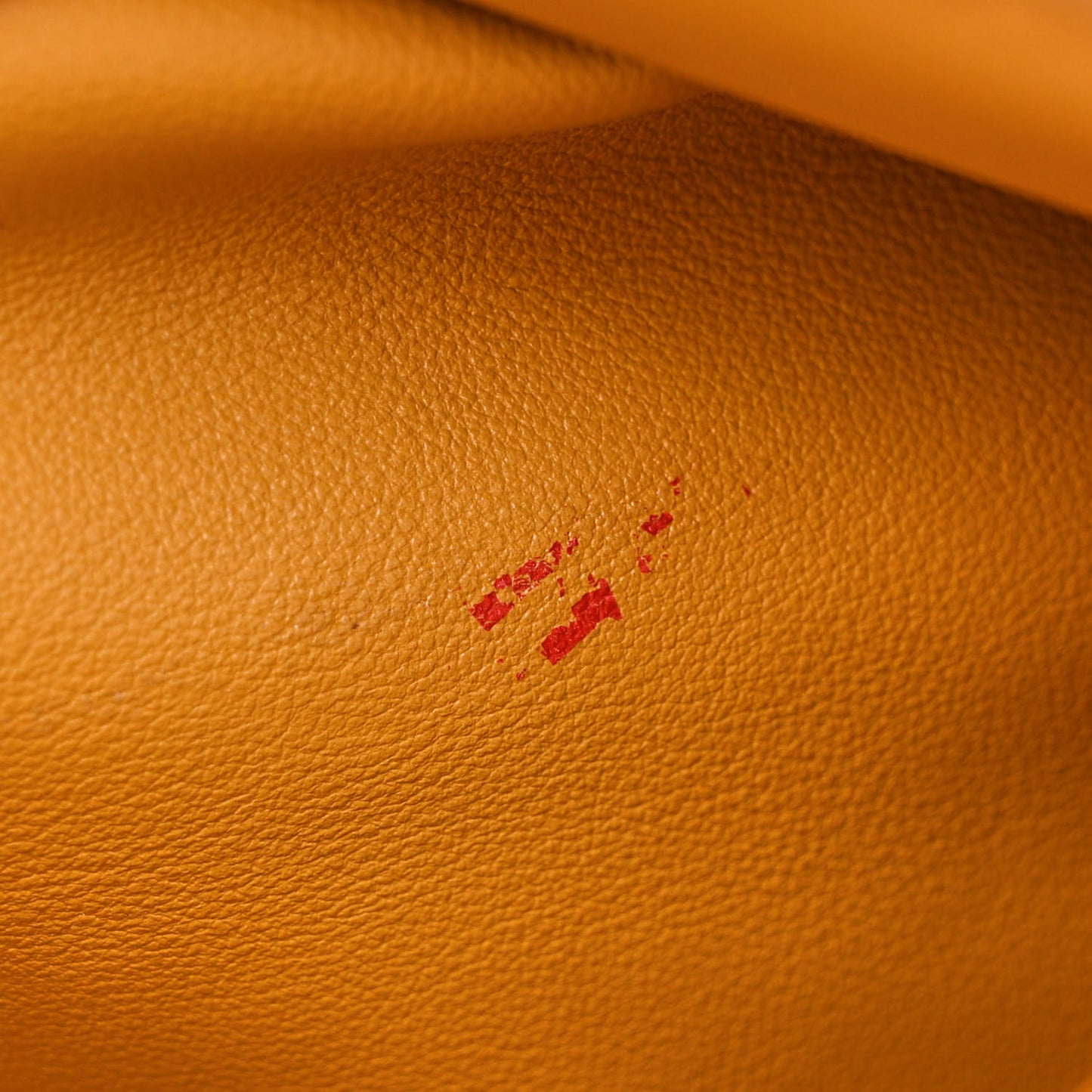 Calfskin The Pouch Chain Ocra
