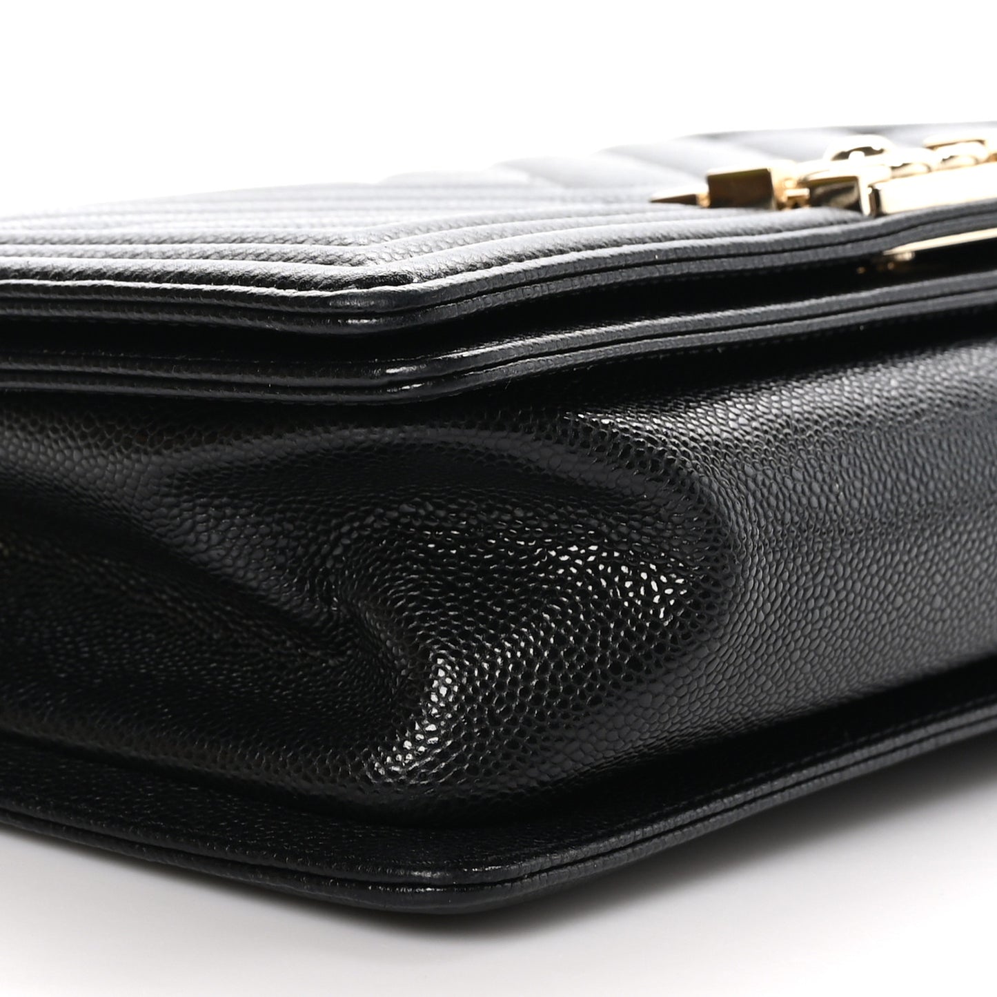 Caviar Chevron Quilted Medium Boy Flap Black