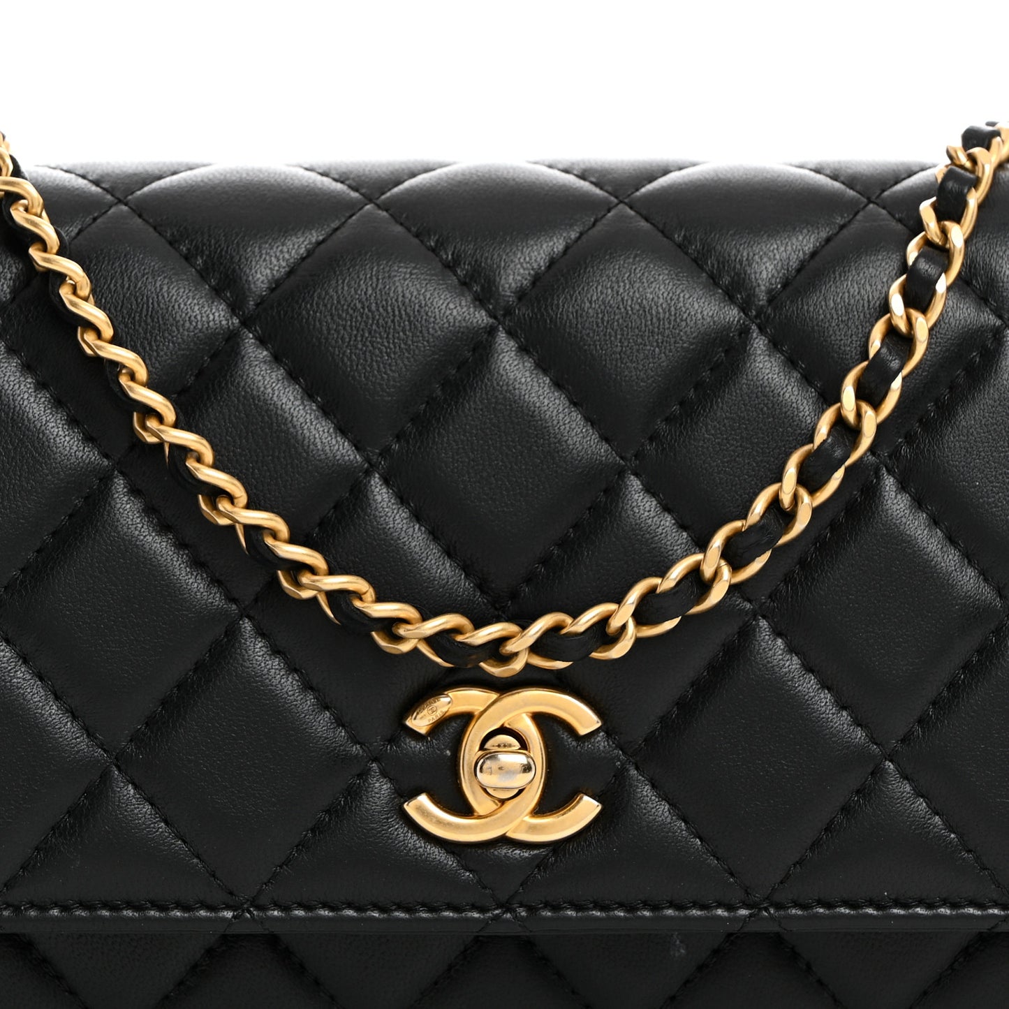 Lambskin Quilted CC Pearl Crush Wallet on Chain WOC Black