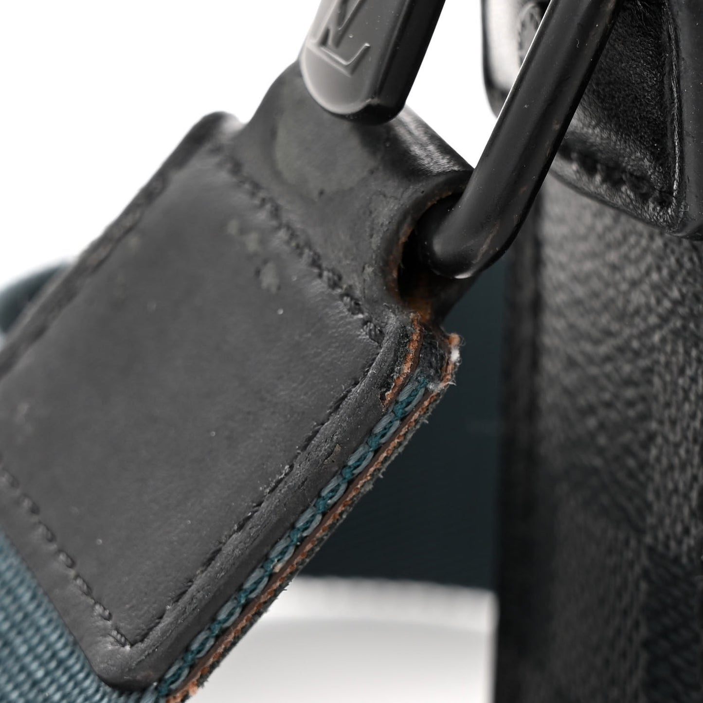 Damier Graphite Alpha Messenger Bag